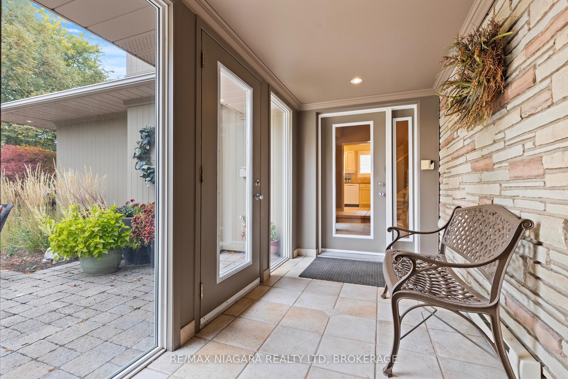 Photo 8 of 22 Royal York Road, St. Catharines, Lakeshore — HOMEH