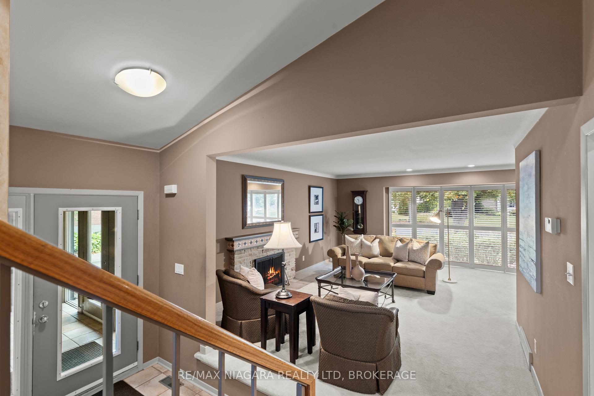 Photo 10 of 22 Royal York Road, St. Catharines, Lakeshore — HOMEH