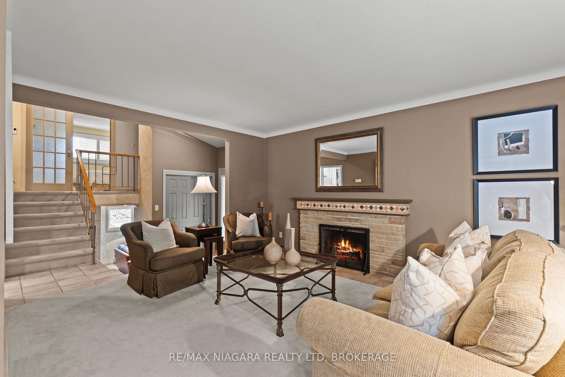 Photo 11 of 22 Royal York Road, St. Catharines, Lakeshore — HOMEH