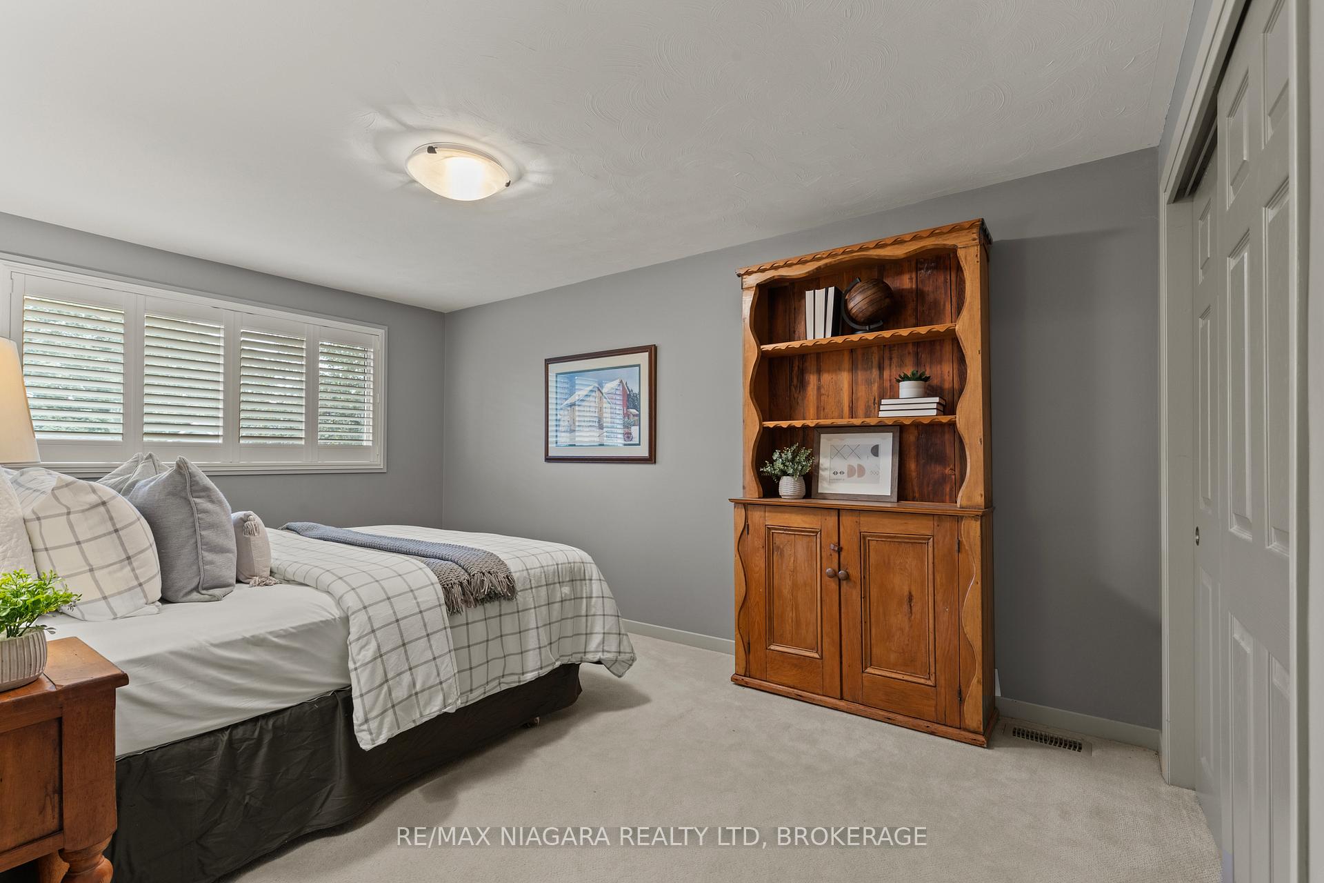 Photo 25 of 22 Royal York Road, St. Catharines, Lakeshore — HOMEH