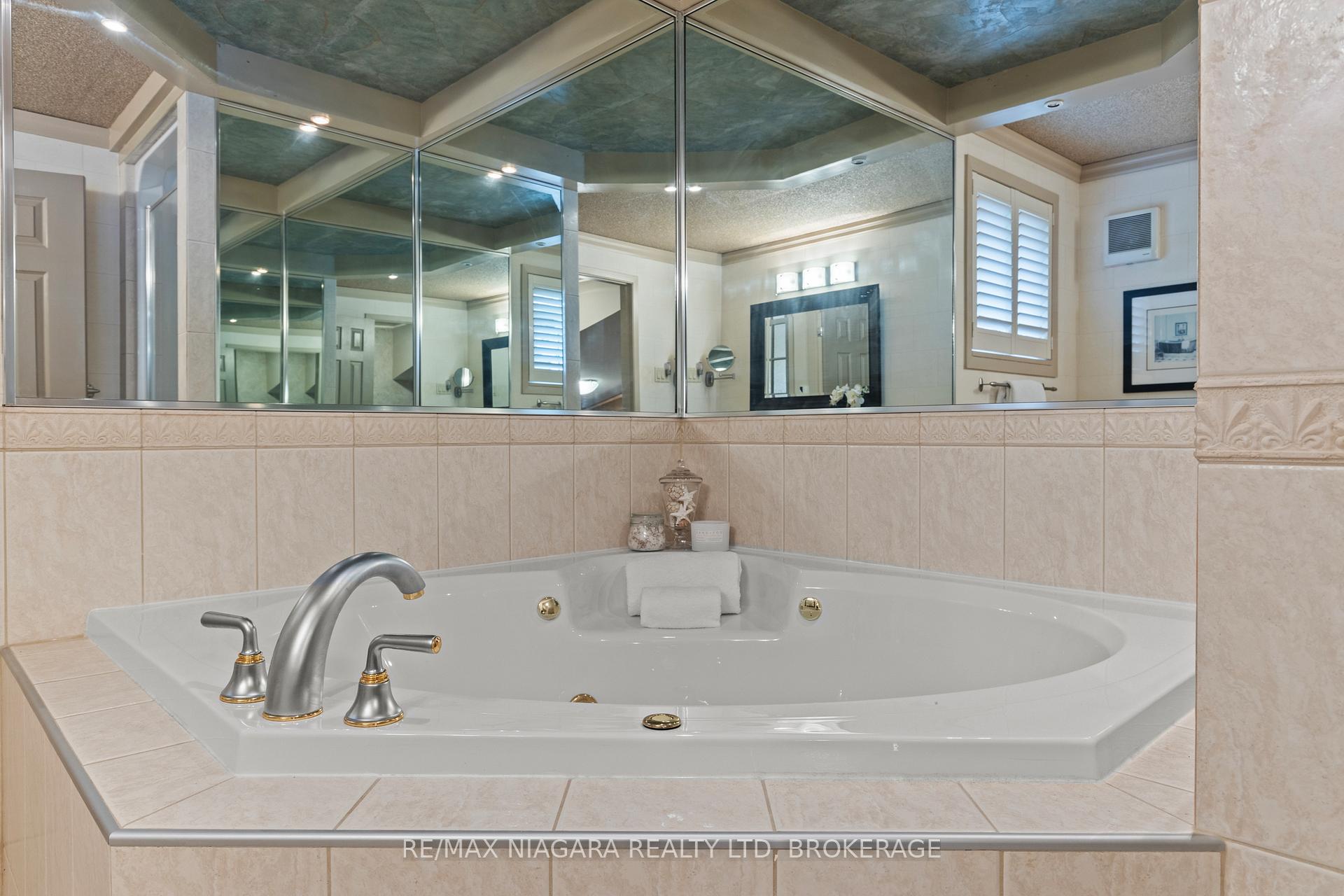 Photo 27 of 22 Royal York Road, St. Catharines, Lakeshore — HOMEH
