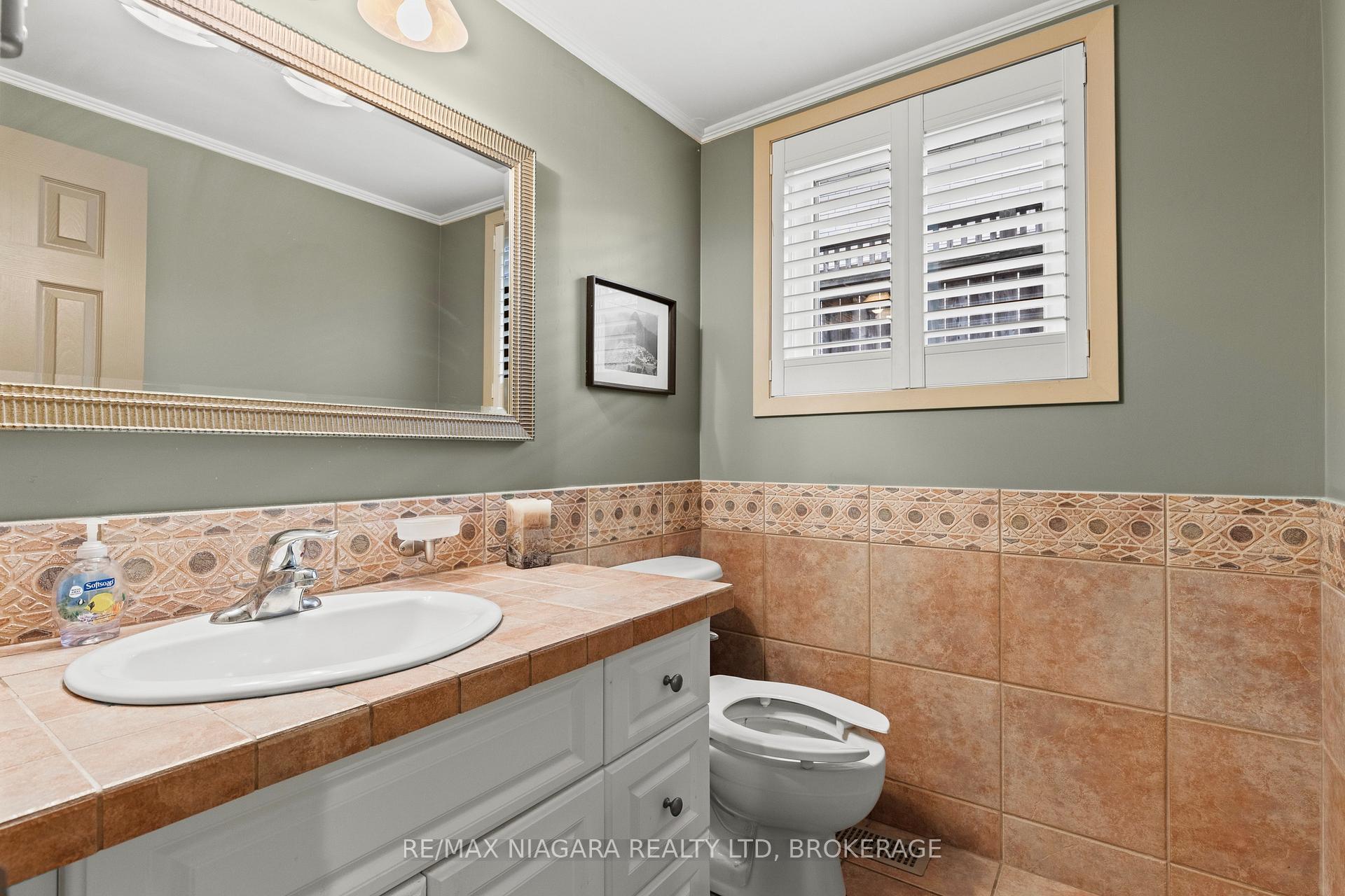 Photo 34 of 22 Royal York Road, St. Catharines, Lakeshore — HOMEH