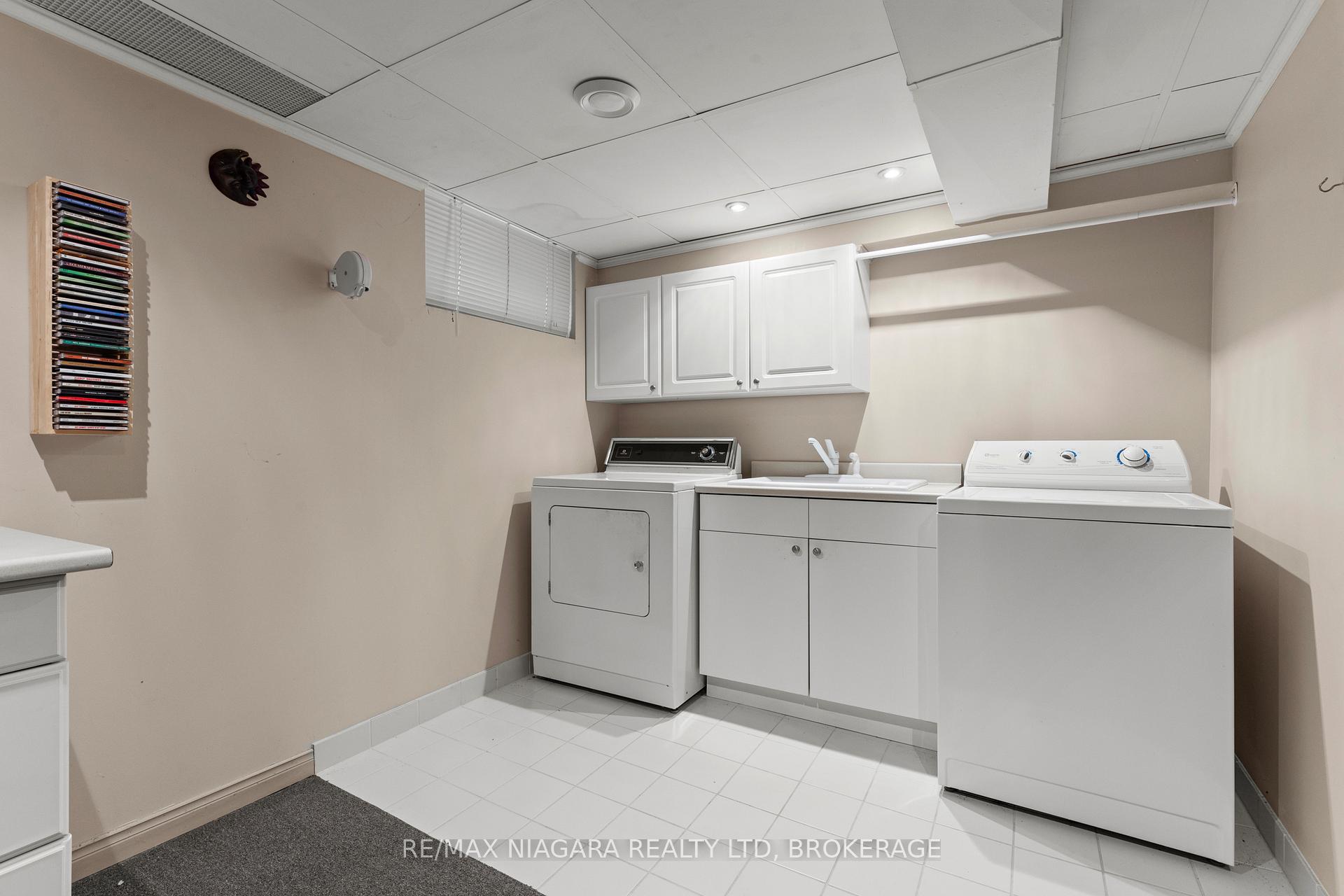 Photo 36 of 22 Royal York Road, St. Catharines, Lakeshore — HOMEH