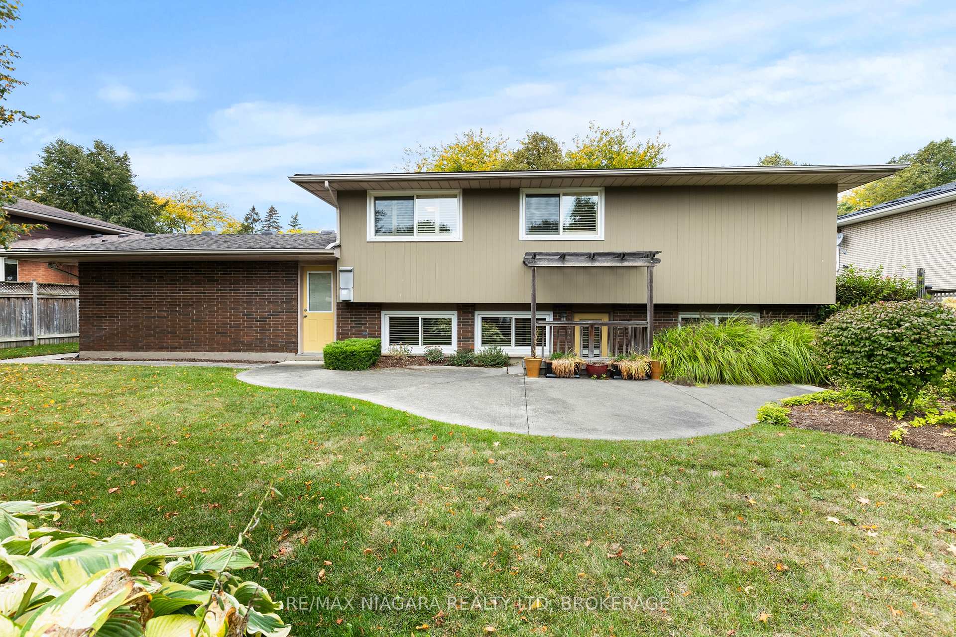 Photo 40 of 22 Royal York Road, St. Catharines, Lakeshore — HOMEH