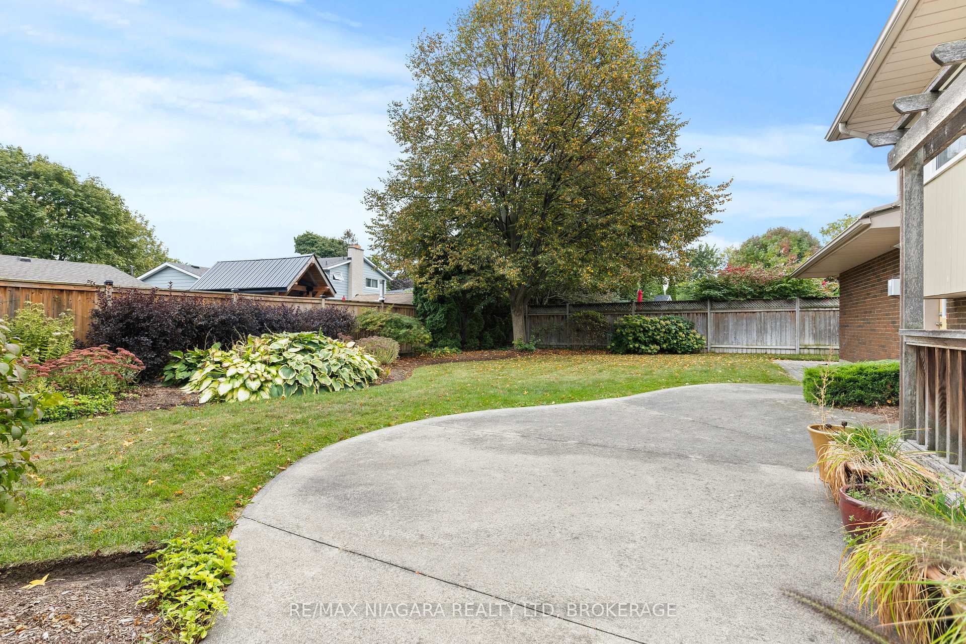 Photo 44 of 22 Royal York Road, St. Catharines, Lakeshore — HOMEH