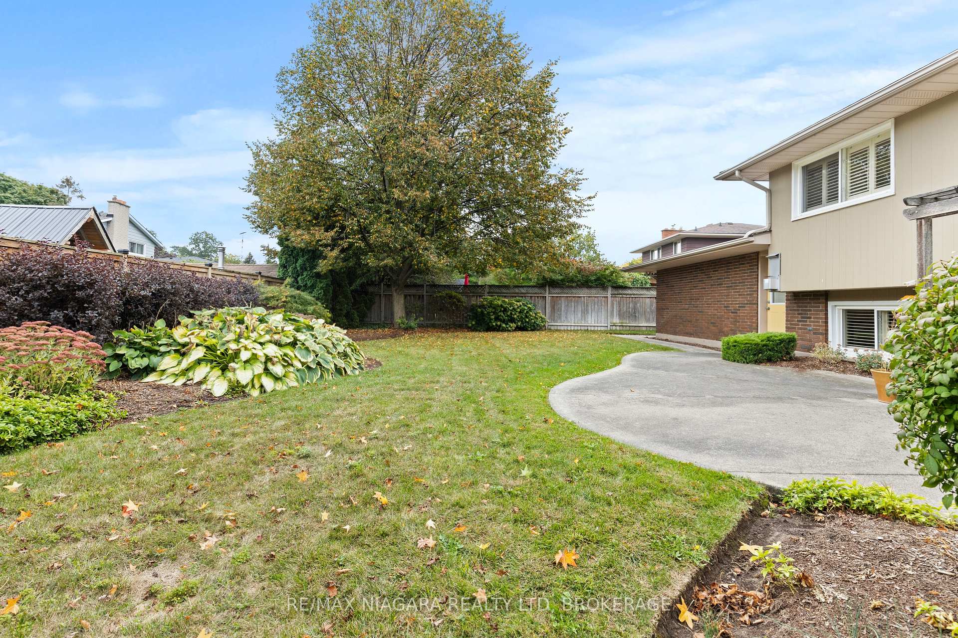 Photo 45 of 22 Royal York Road, St. Catharines, Lakeshore — HOMEH