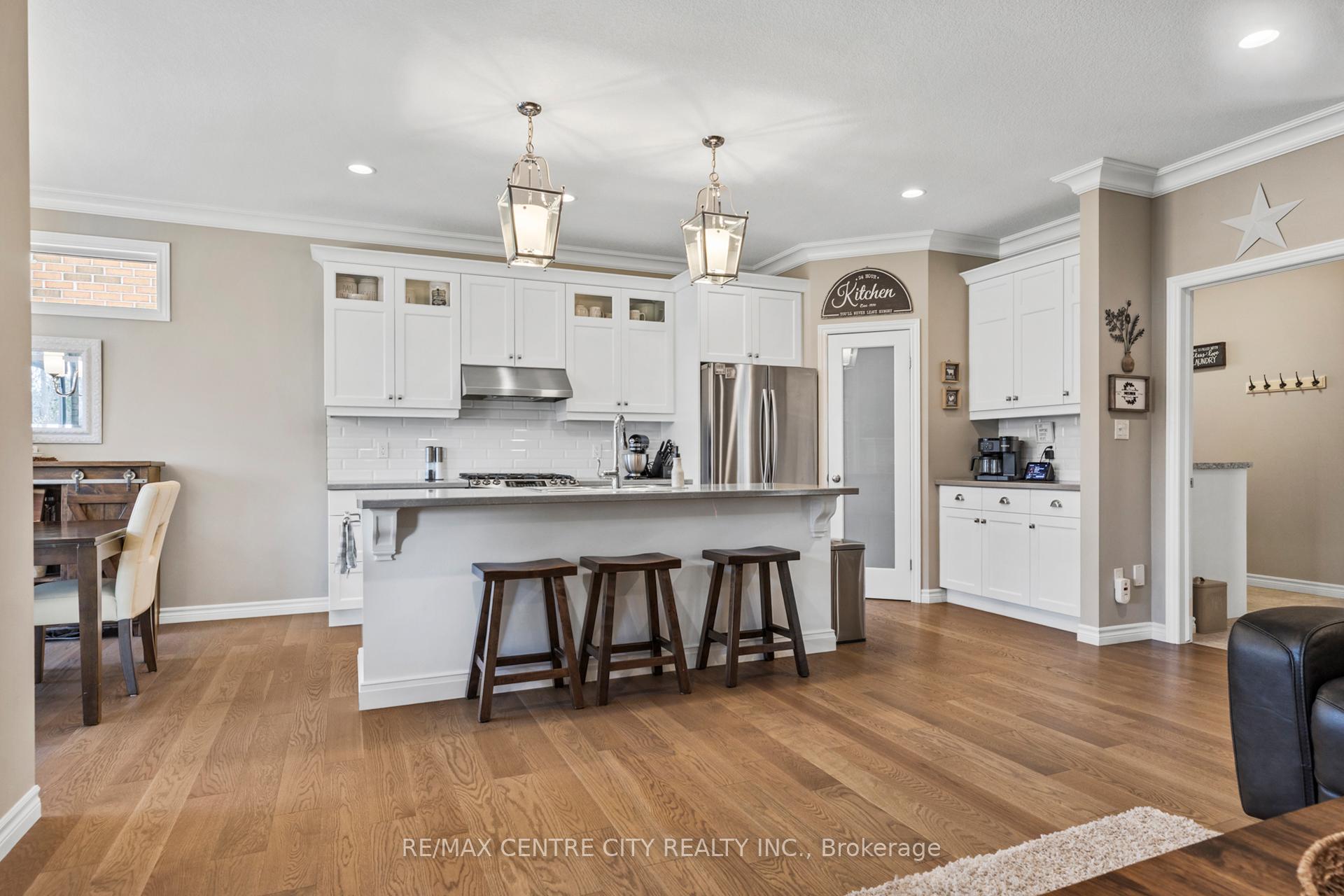 Photo 6 of 40 Blairmont Terrace, St. Thomas — HOMEH