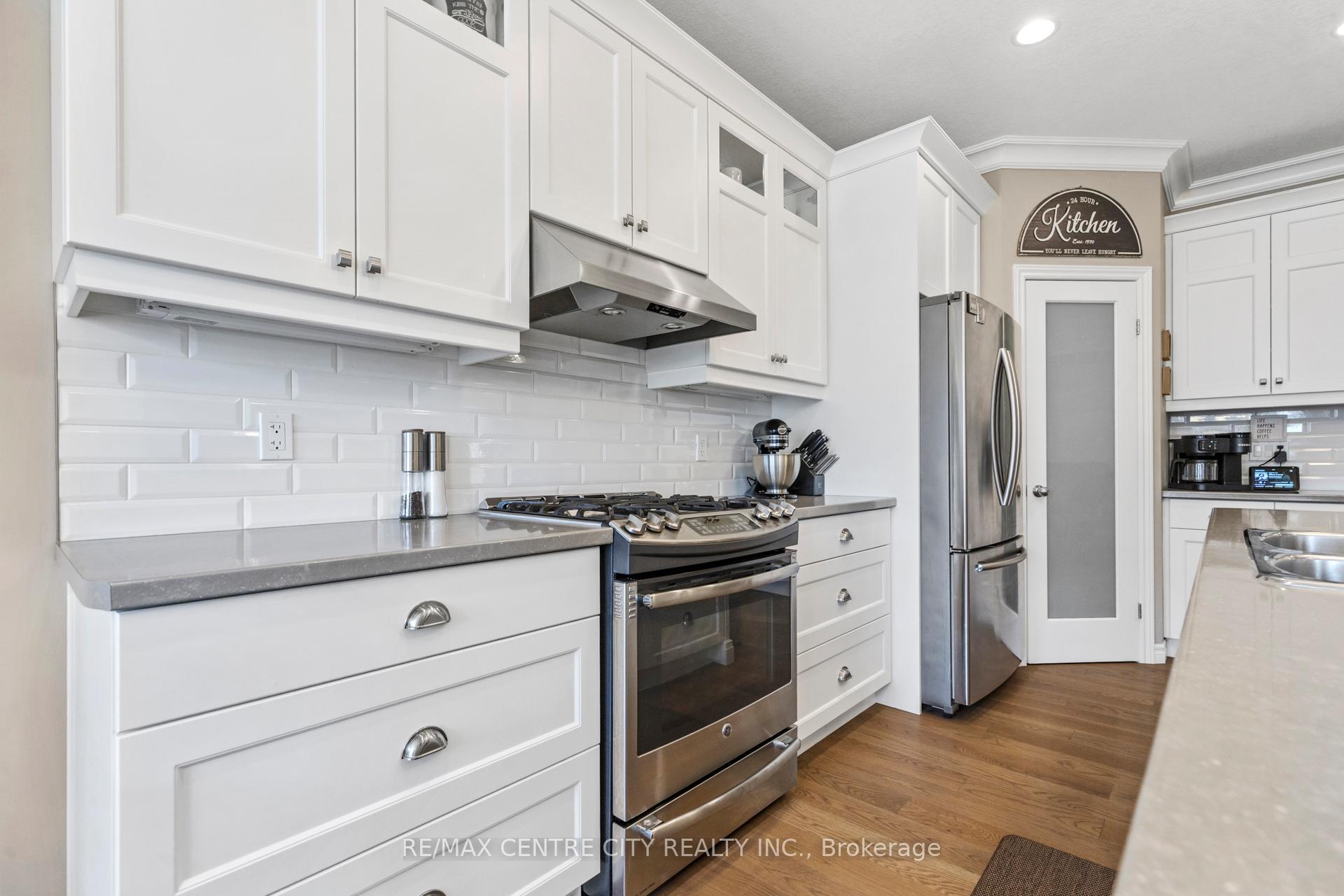 Photo 7 of 40 Blairmont Terrace, St. Thomas — HOMEH
