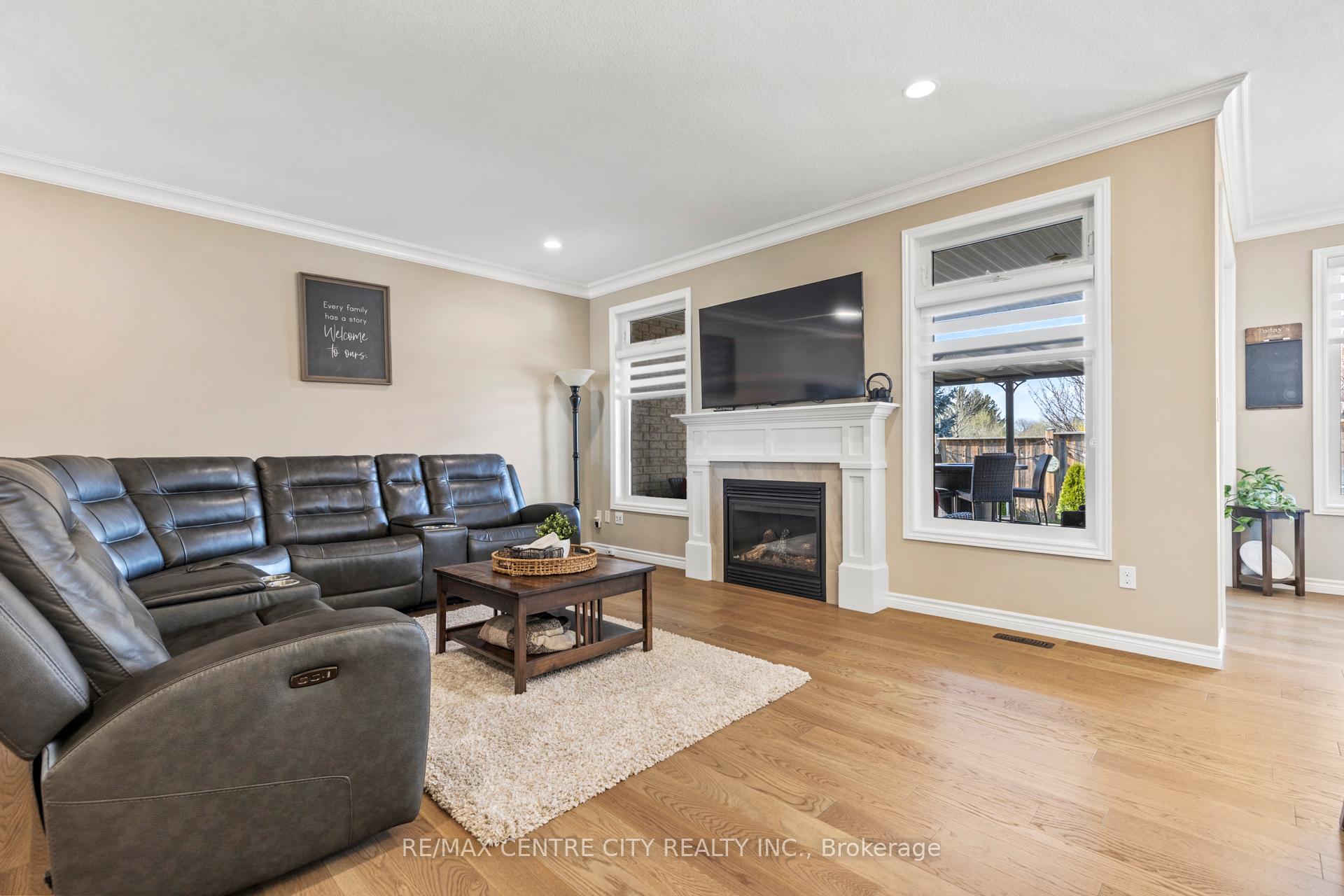 Photo 9 of 40 Blairmont Terrace, St. Thomas — HOMEH