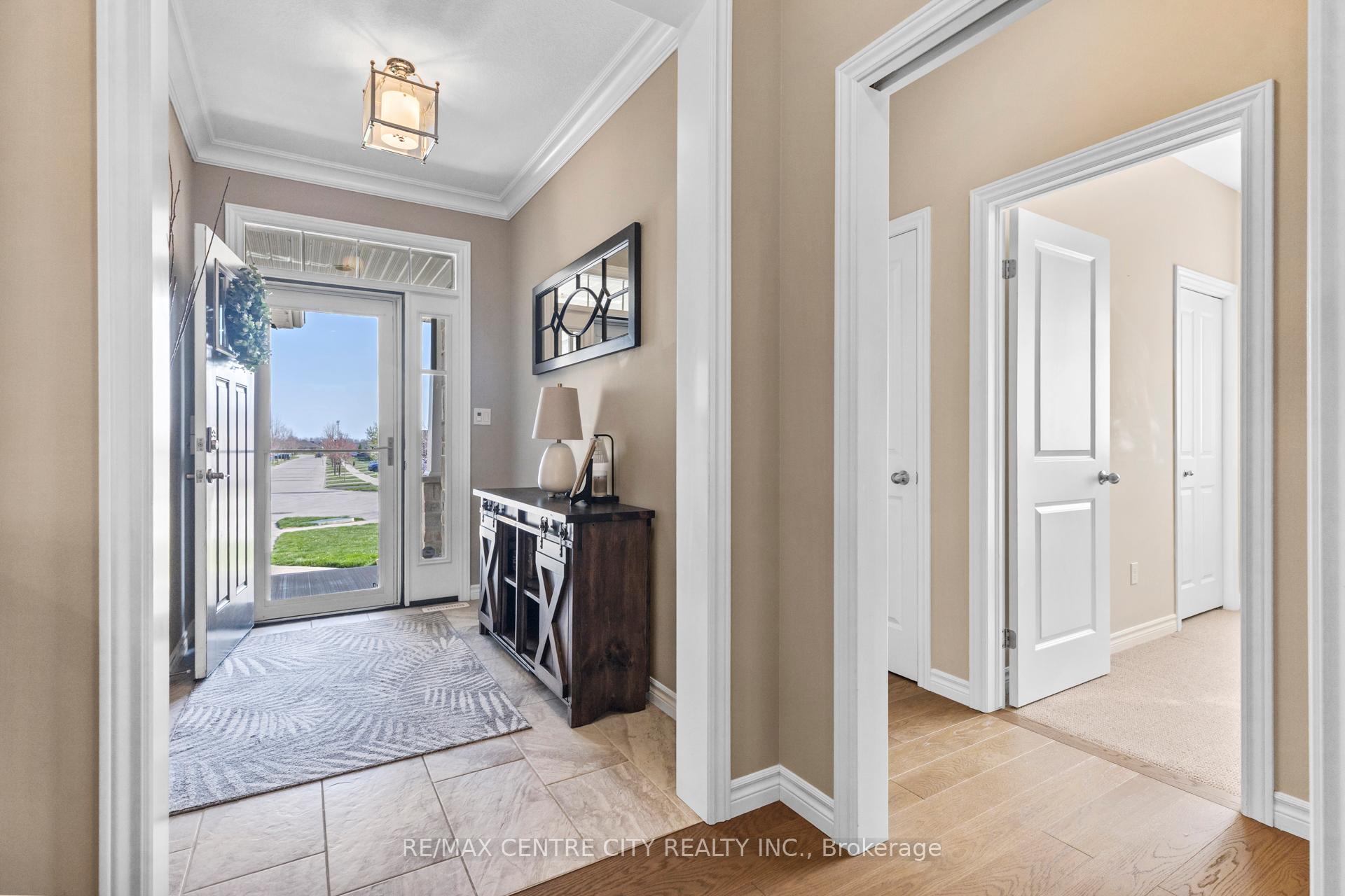 Photo 10 of 40 Blairmont Terrace, St. Thomas — HOMEH