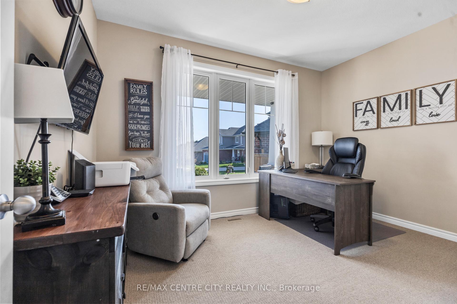 Photo 11 of 40 Blairmont Terrace, St. Thomas — HOMEH
