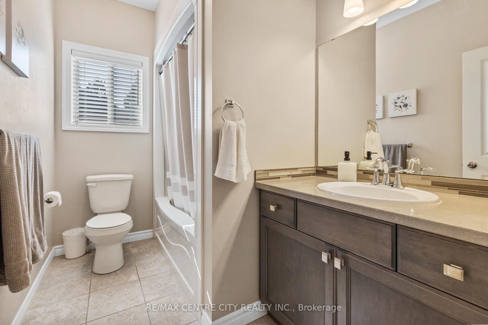 Photo 13 of 40 Blairmont Terrace, St. Thomas — HOMEH