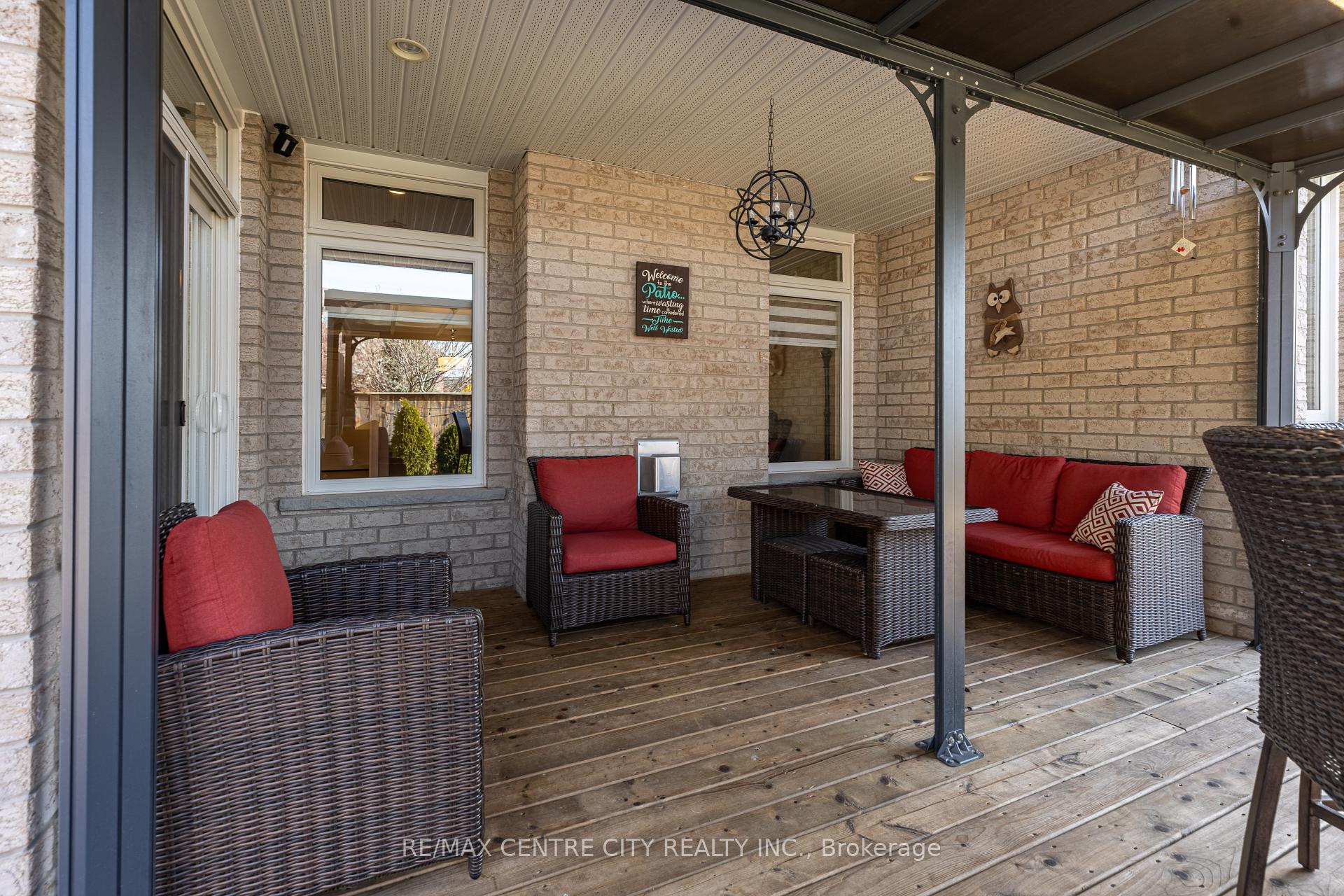 Photo 30 of 40 Blairmont Terrace, St. Thomas — HOMEH