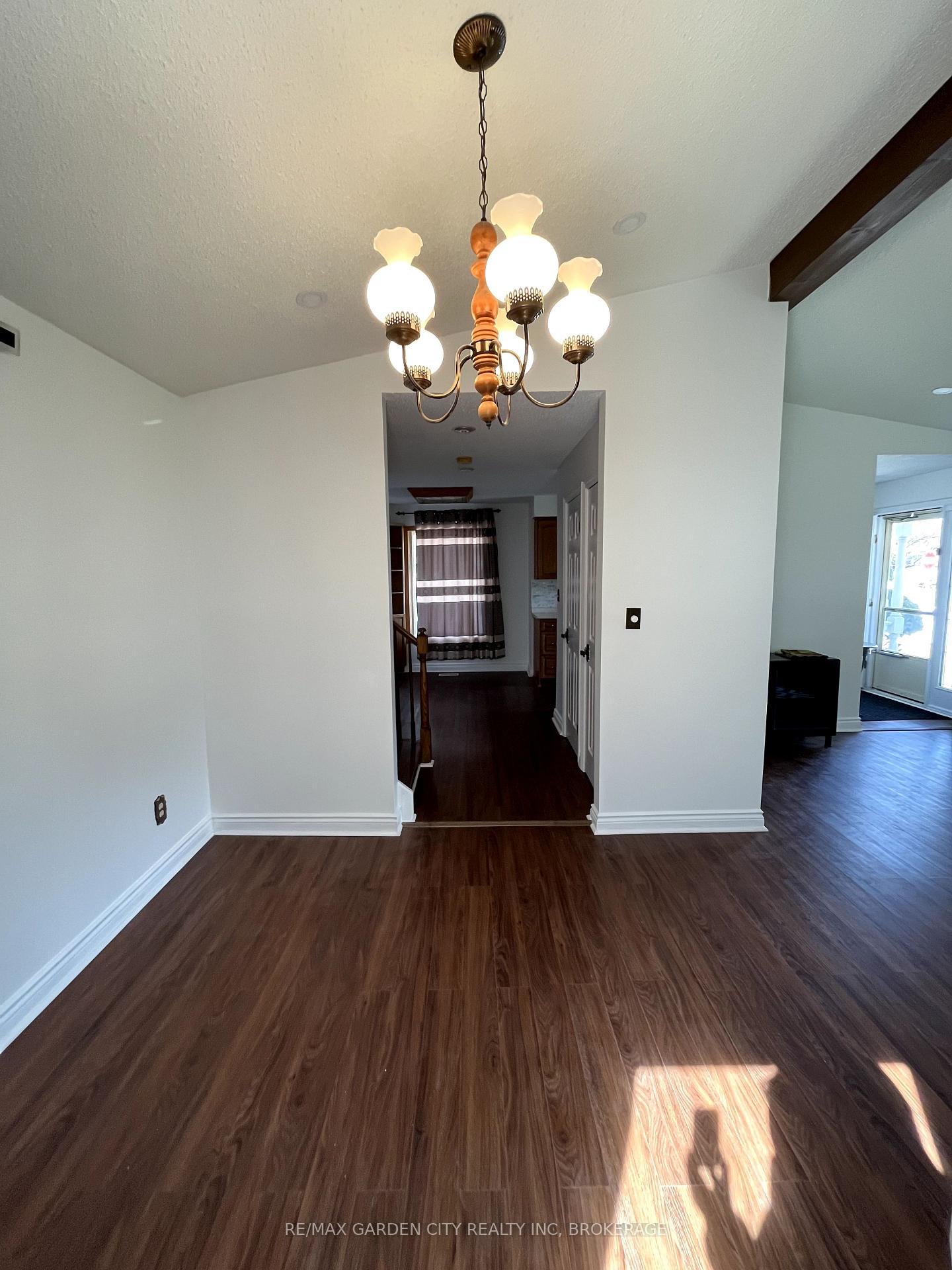 Photo 4 of 501 Bunting Road, St. Catharines, Bunting/Linwell — HOMEH