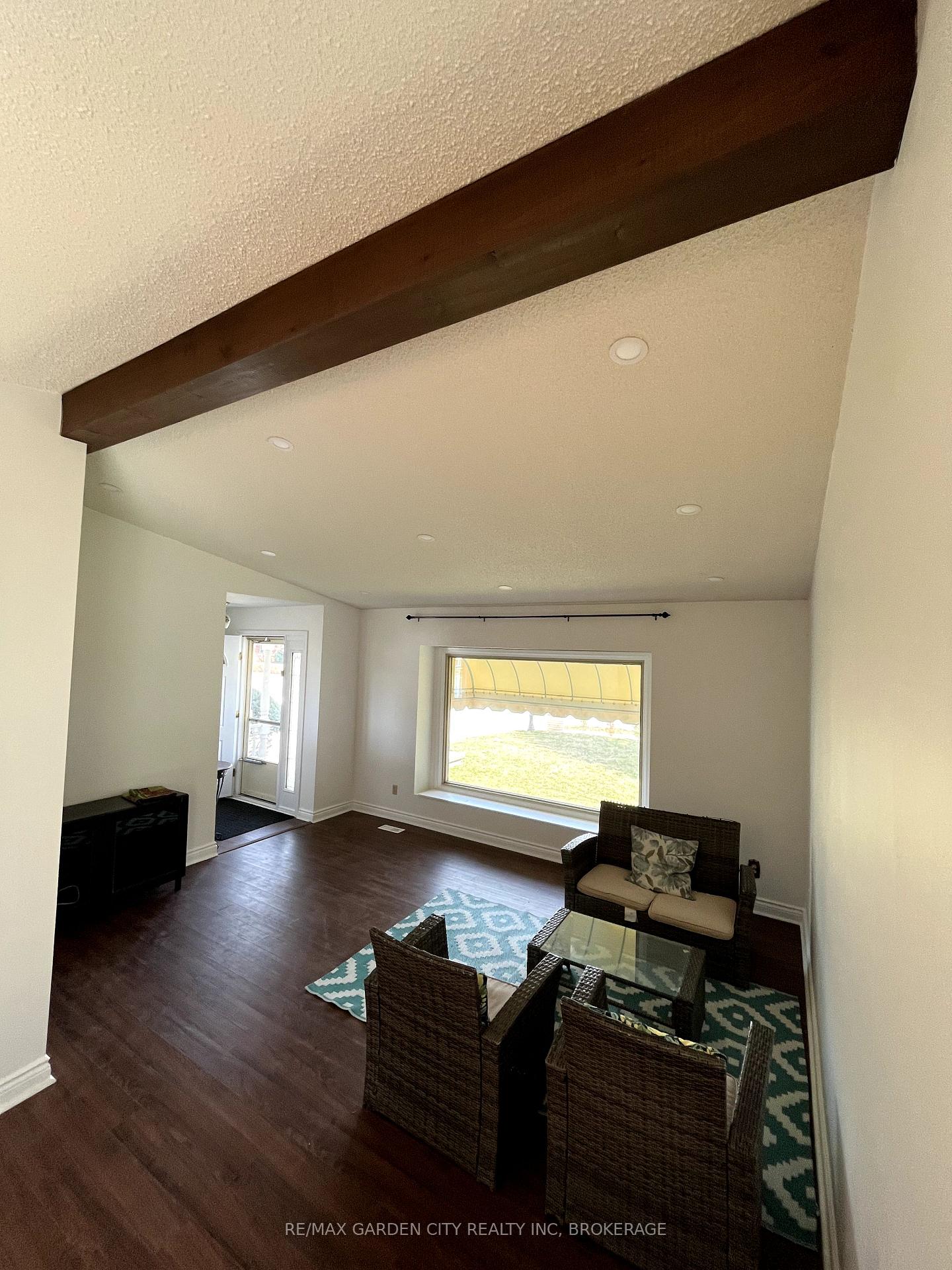 Photo 6 of 501 Bunting Road, St. Catharines, Bunting/Linwell — HOMEH