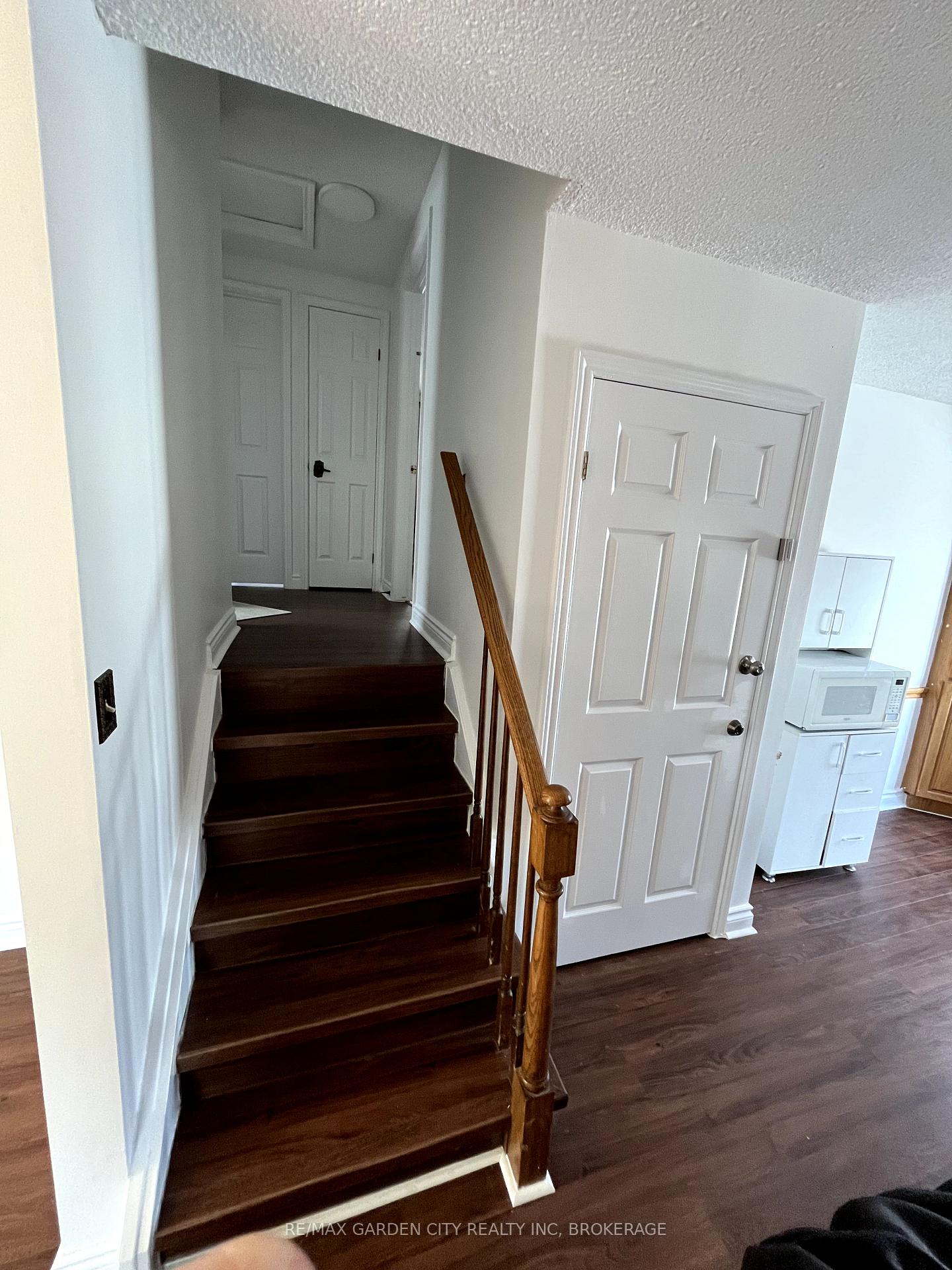 Photo 11 of 501 Bunting Road, St. Catharines, Bunting/Linwell — HOMEH