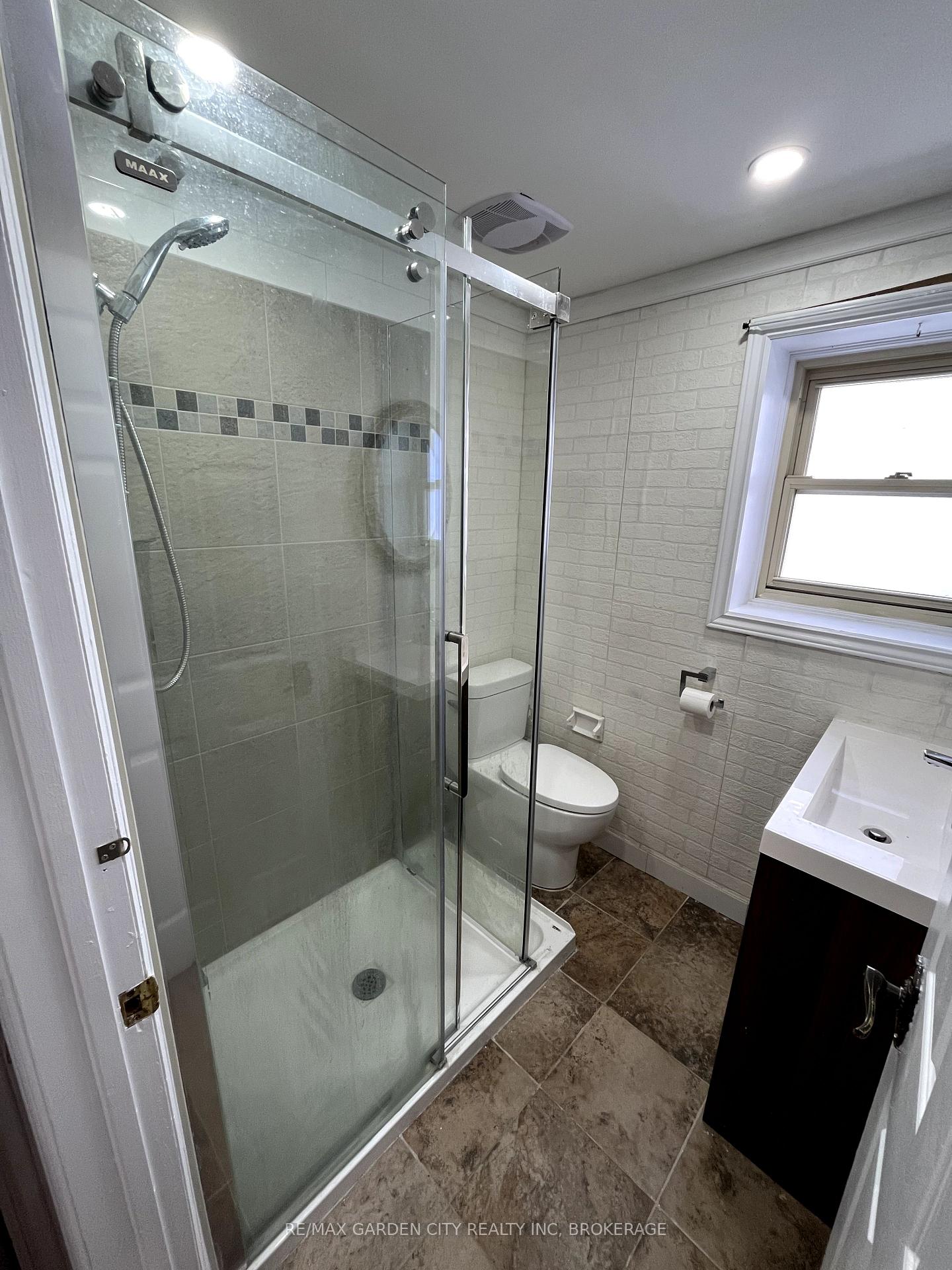 Photo 33 of 501 Bunting Road, St. Catharines, Bunting/Linwell — HOMEH