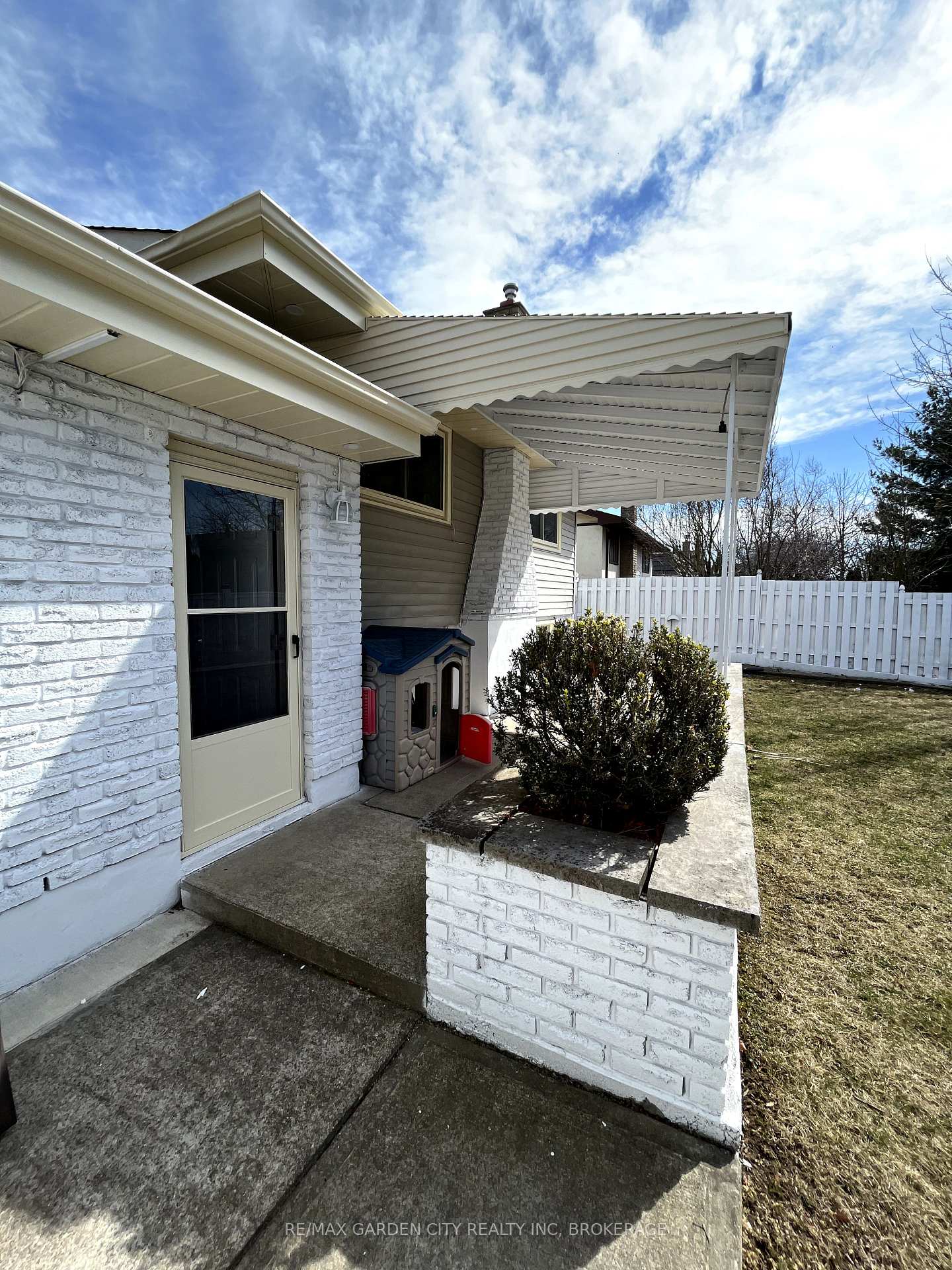 Photo 40 of 501 Bunting Road, St. Catharines, Bunting/Linwell — HOMEH
