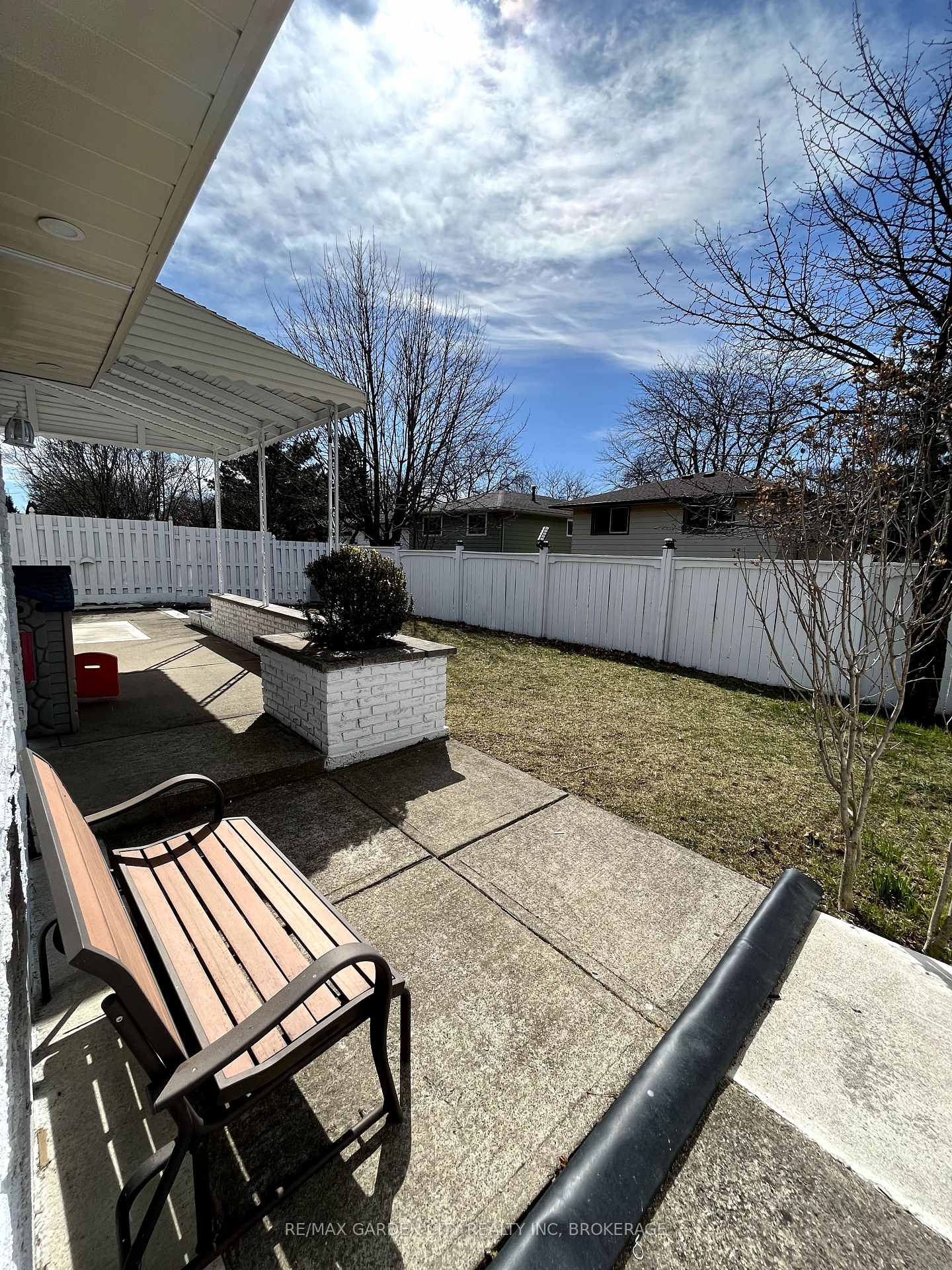 Photo 41 of 501 Bunting Road, St. Catharines, Bunting/Linwell — HOMEH