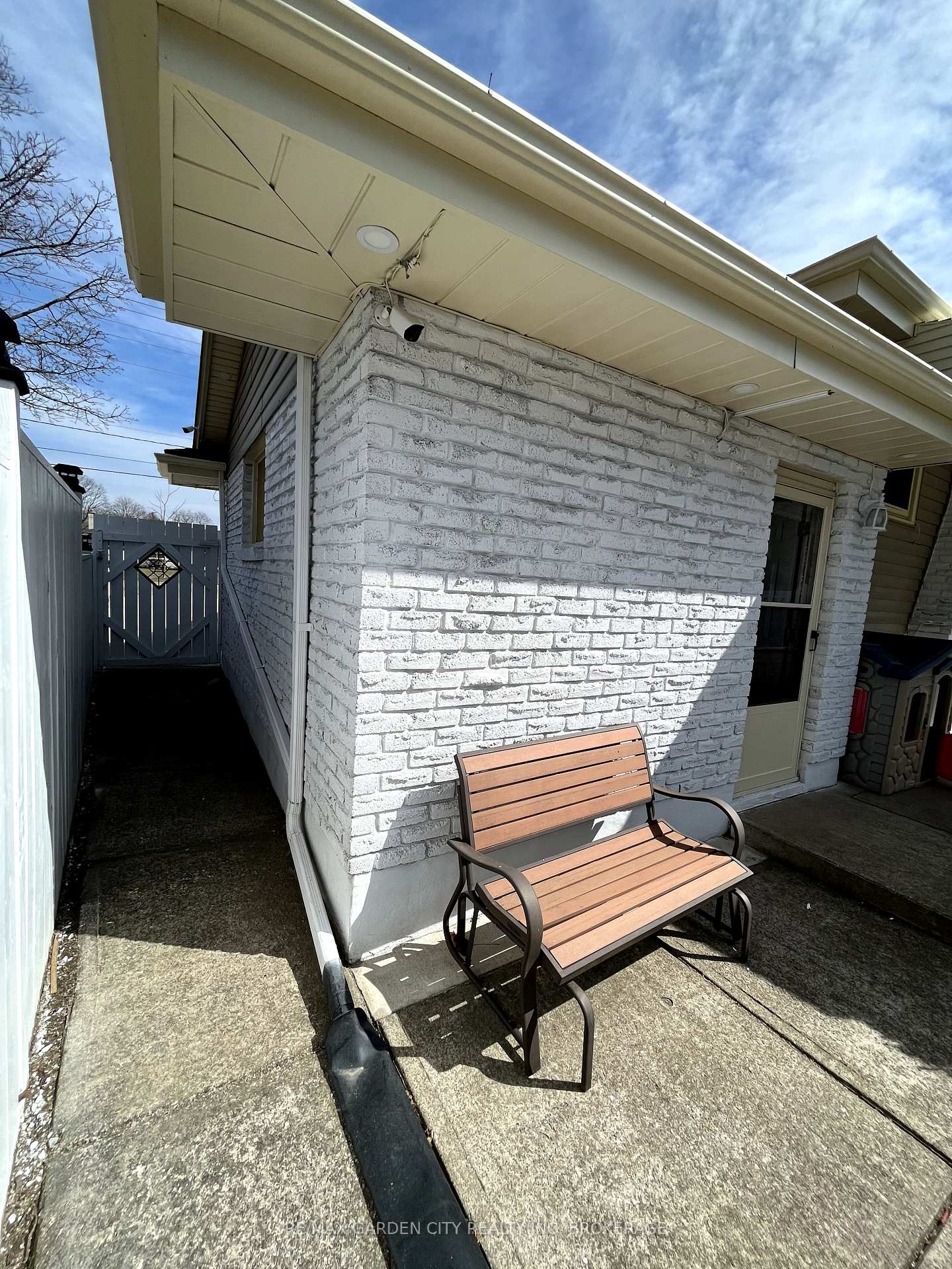 Photo 42 of 501 Bunting Road, St. Catharines, Bunting/Linwell — HOMEH