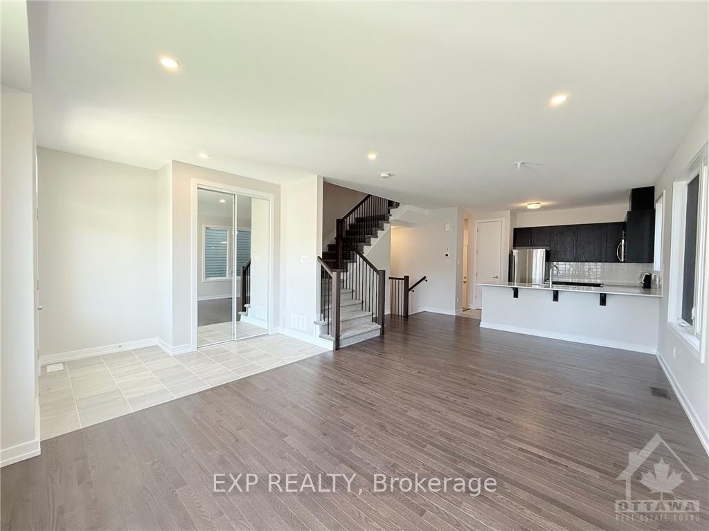 Photo 4 of 538 Oldenberg Avenue, Ottawa, Btwn Franktown Rd. & Fallowfield Rd. — HOMEH
