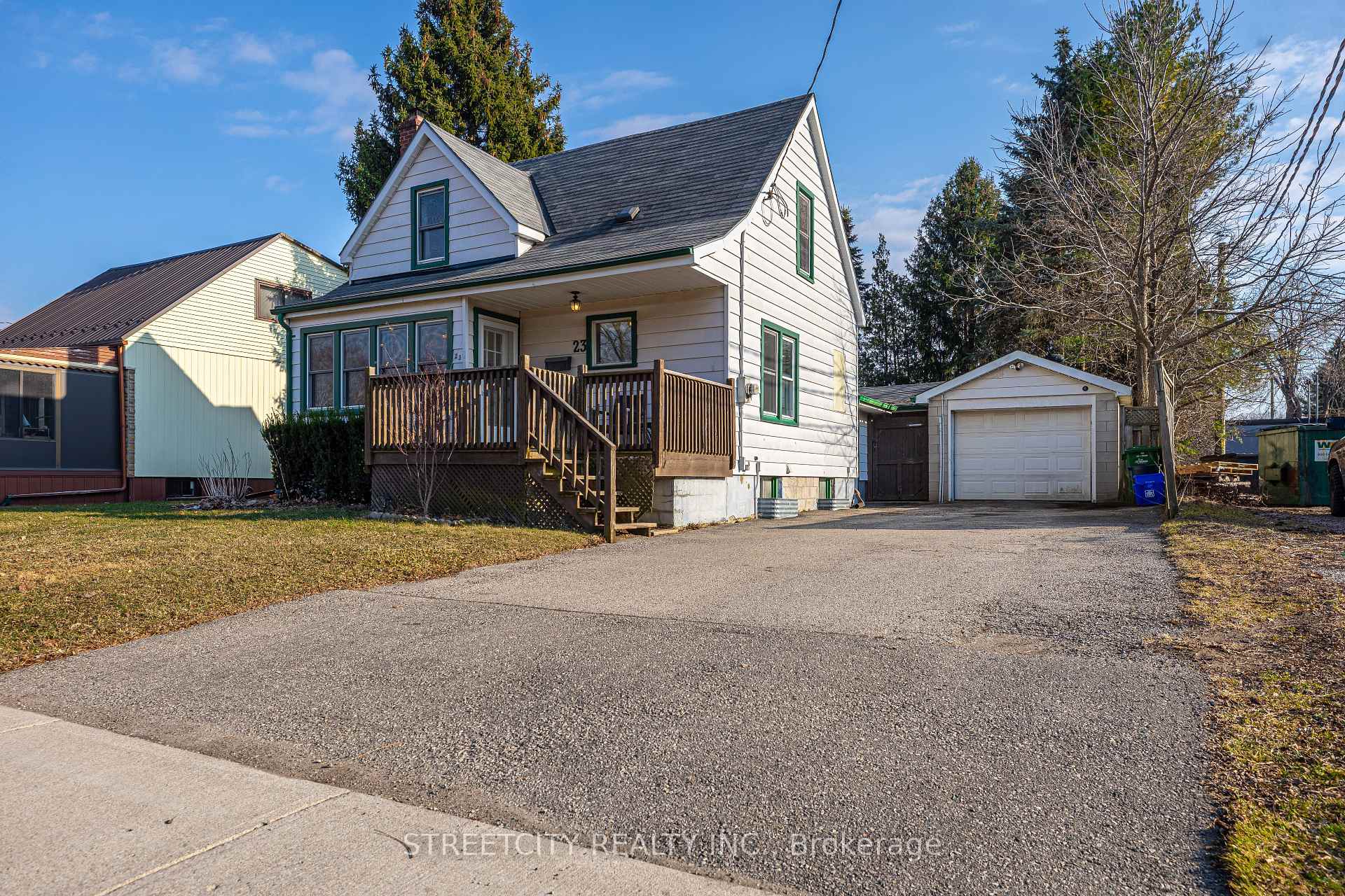 Photo 2 of 23 Dunkirk Drive, St. Thomas — HOMEH
