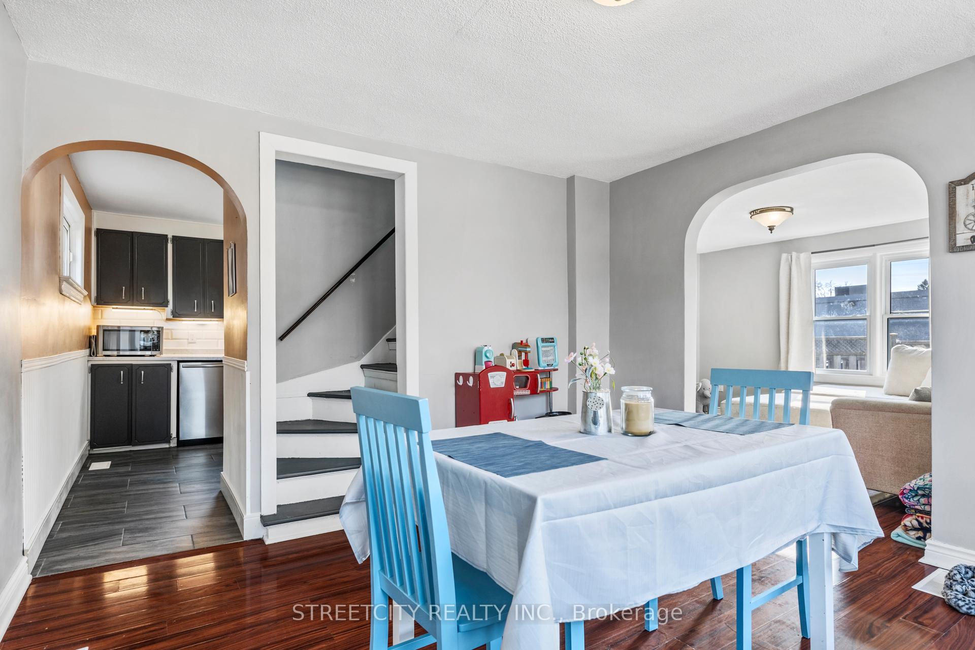 Photo 8 of 23 Dunkirk Drive, St. Thomas — HOMEH
