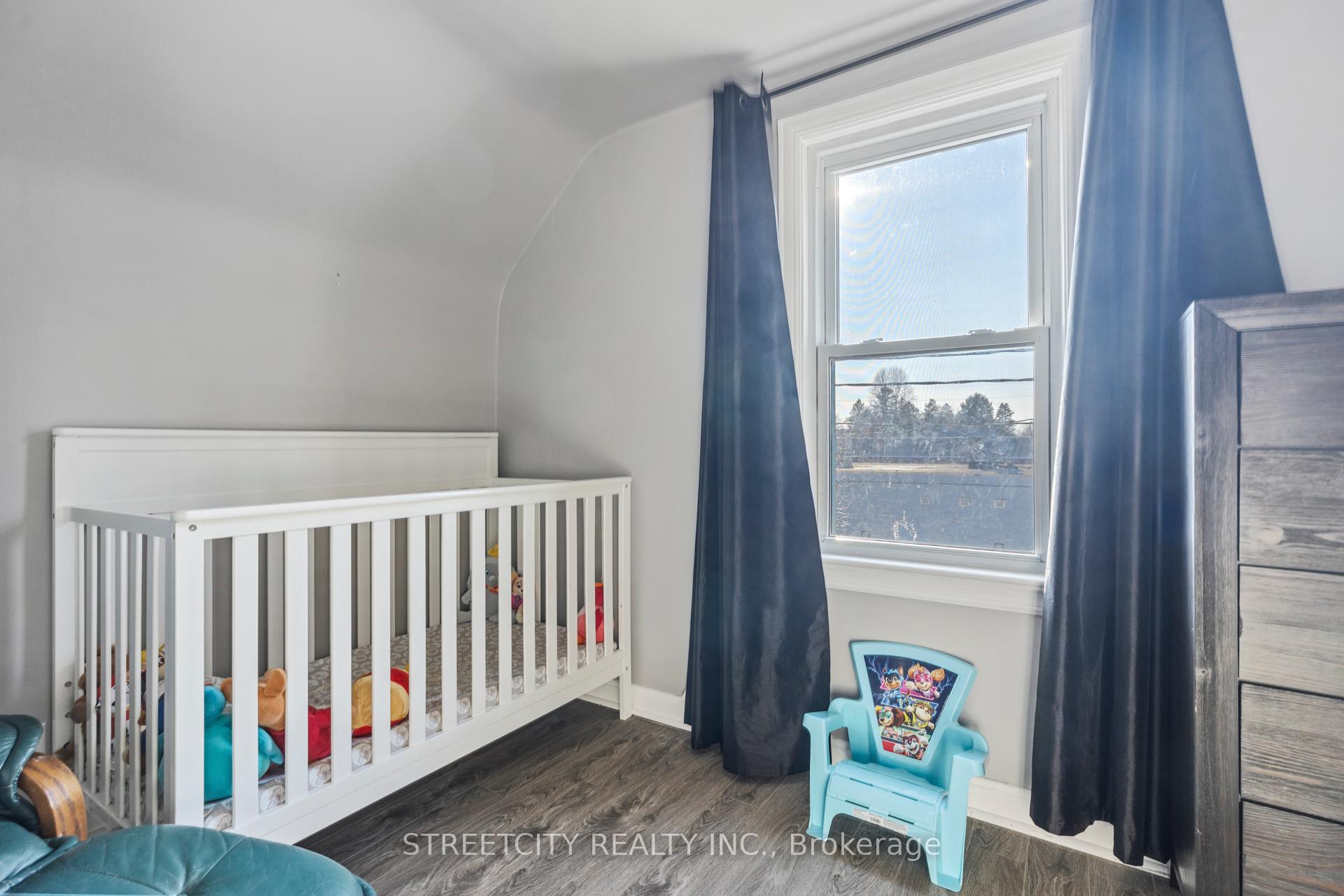 Photo 15 of 23 Dunkirk Drive, St. Thomas — HOMEH