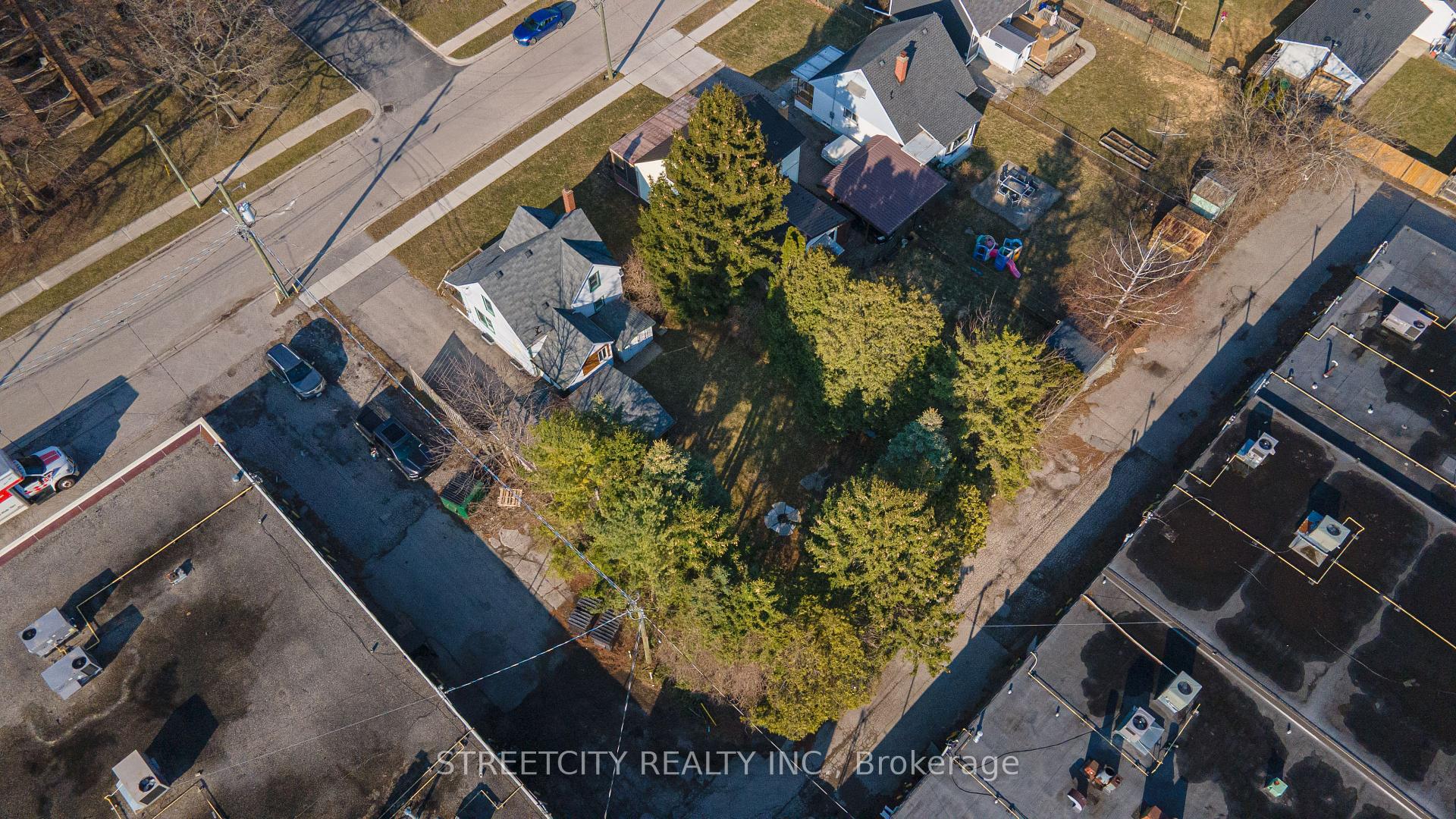Photo 22 of 23 Dunkirk Drive, St. Thomas — HOMEH