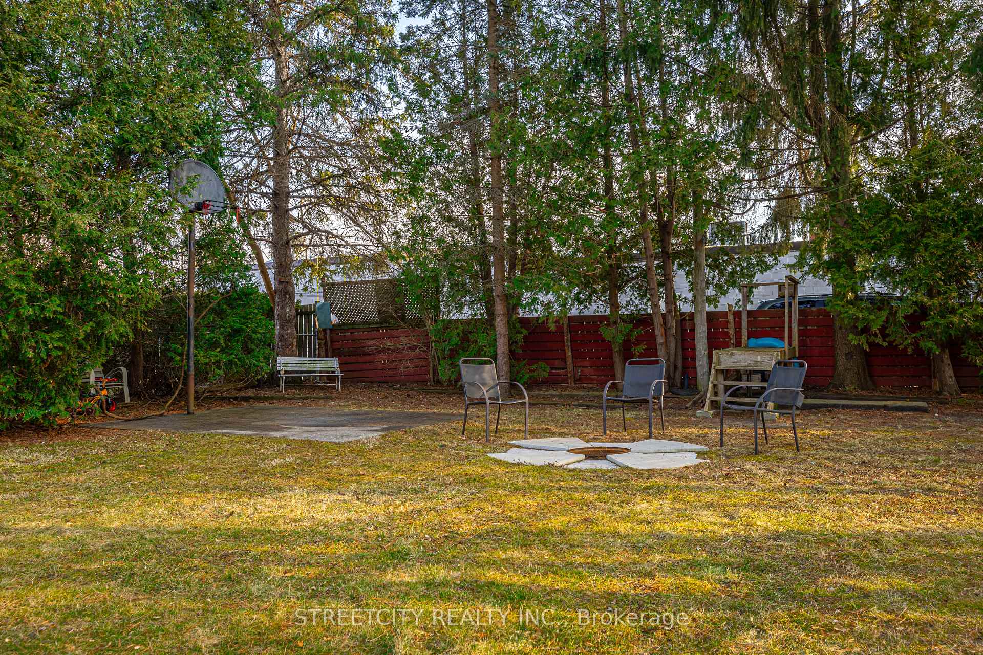Photo 24 of 23 Dunkirk Drive, St. Thomas — HOMEH
