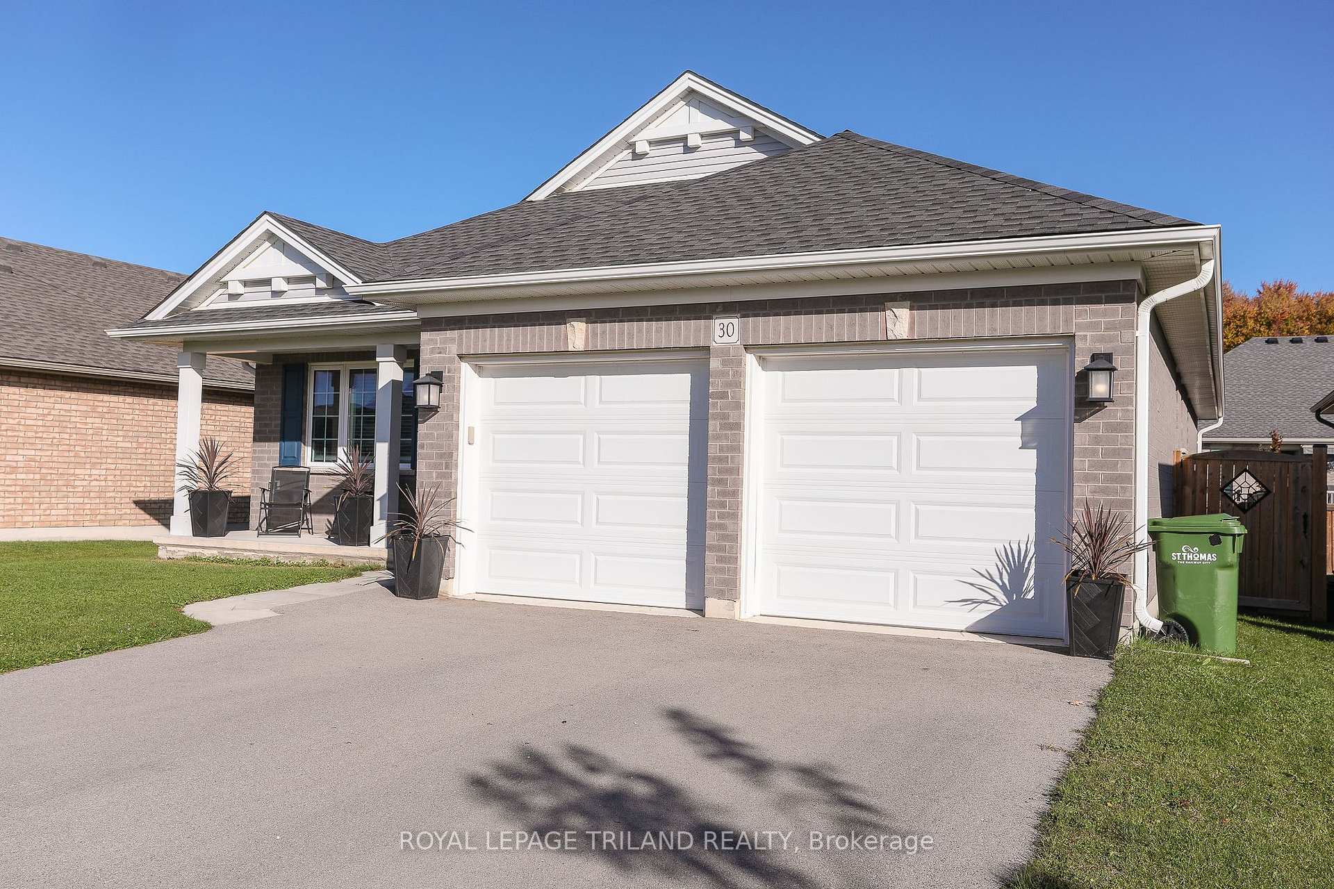 Photo 3 of 30 Foxtail Lane, St. Thomas — HOMEH