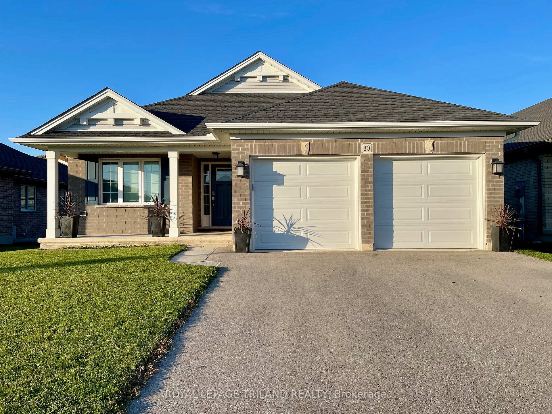 Photo 4 of 30 Foxtail Lane, St. Thomas — HOMEH