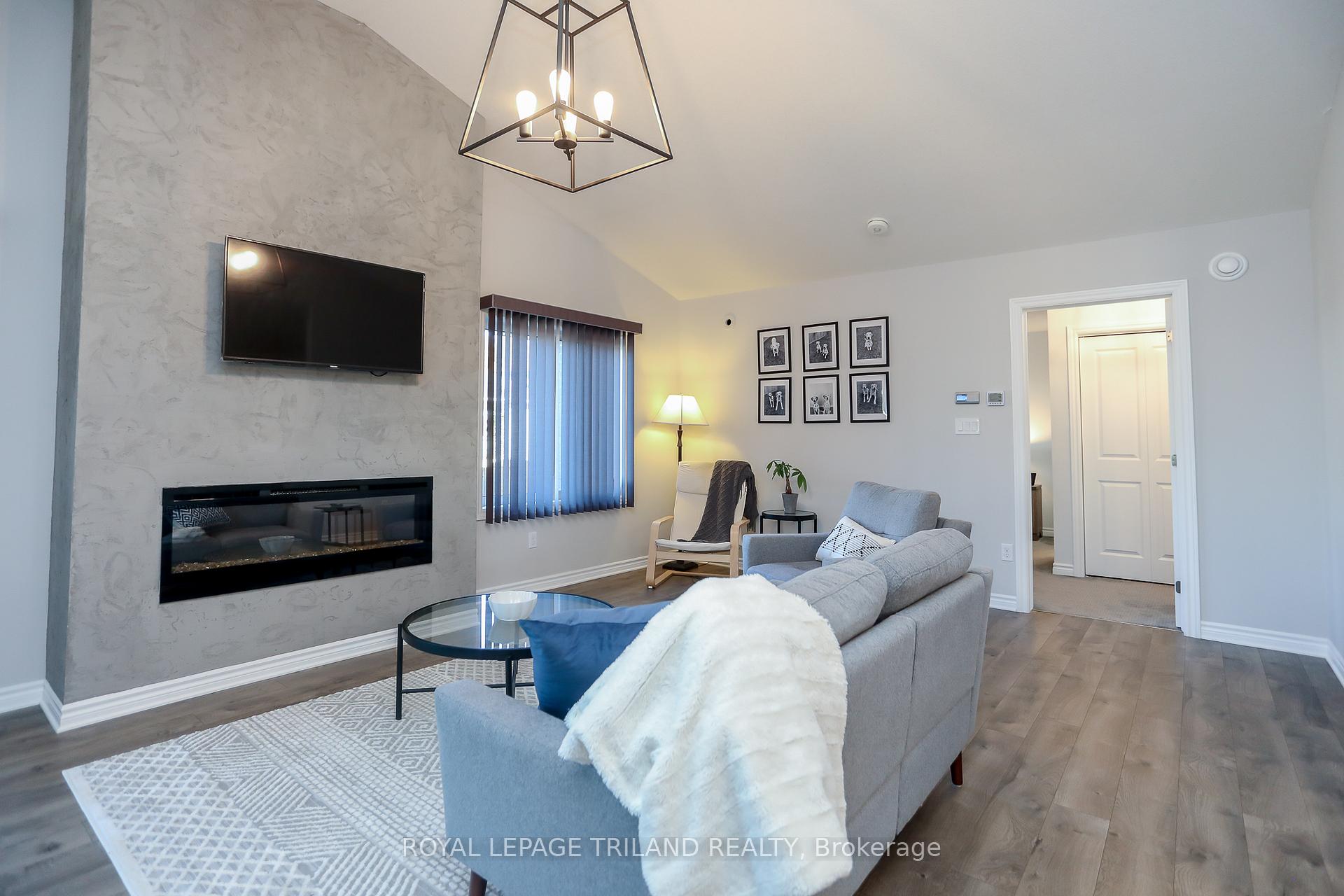 Photo 12 of 30 Foxtail Lane, St. Thomas — HOMEH