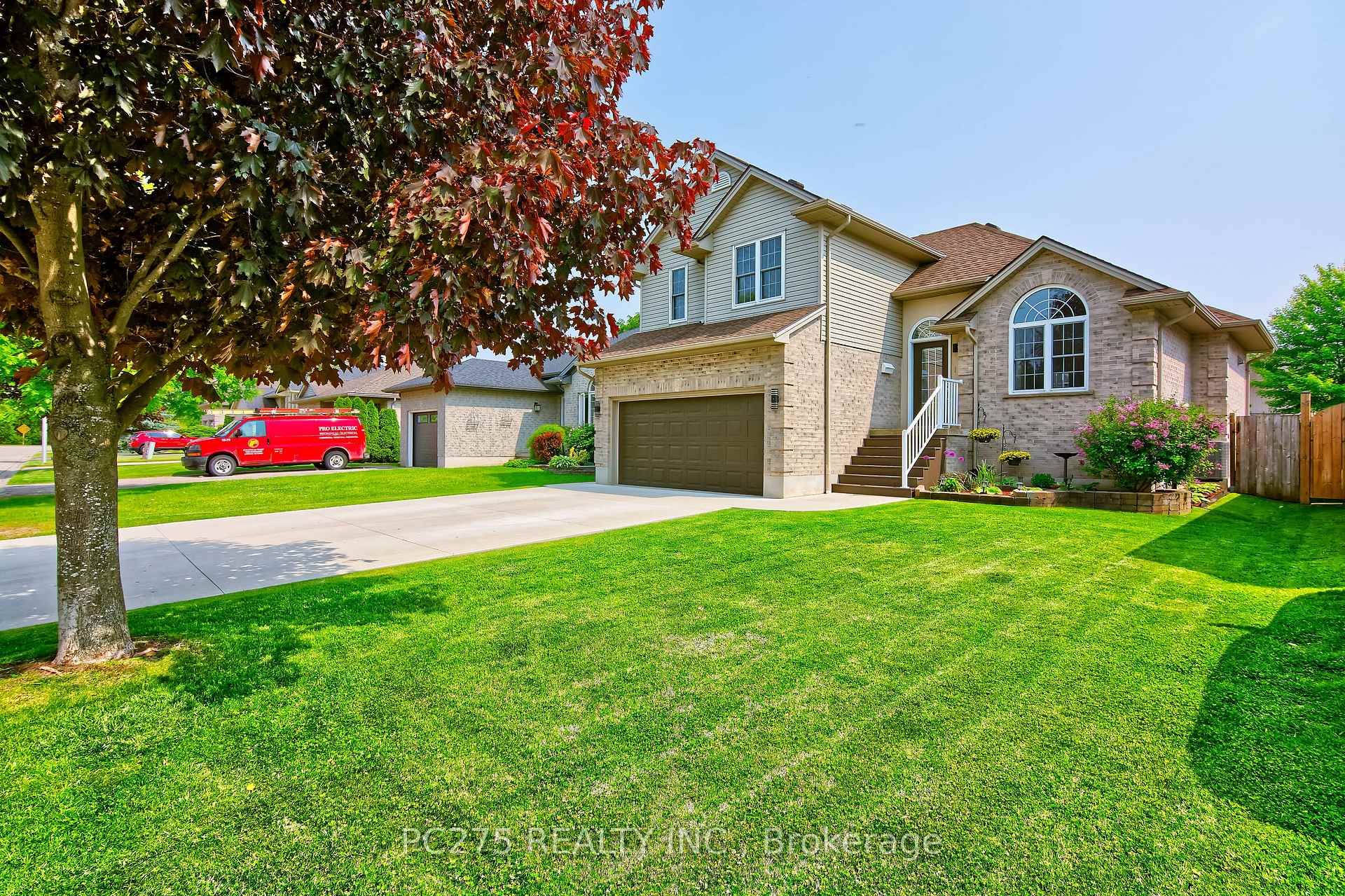 Photo 3 of 14 Redtail Court, St. Thomas — HOMEH