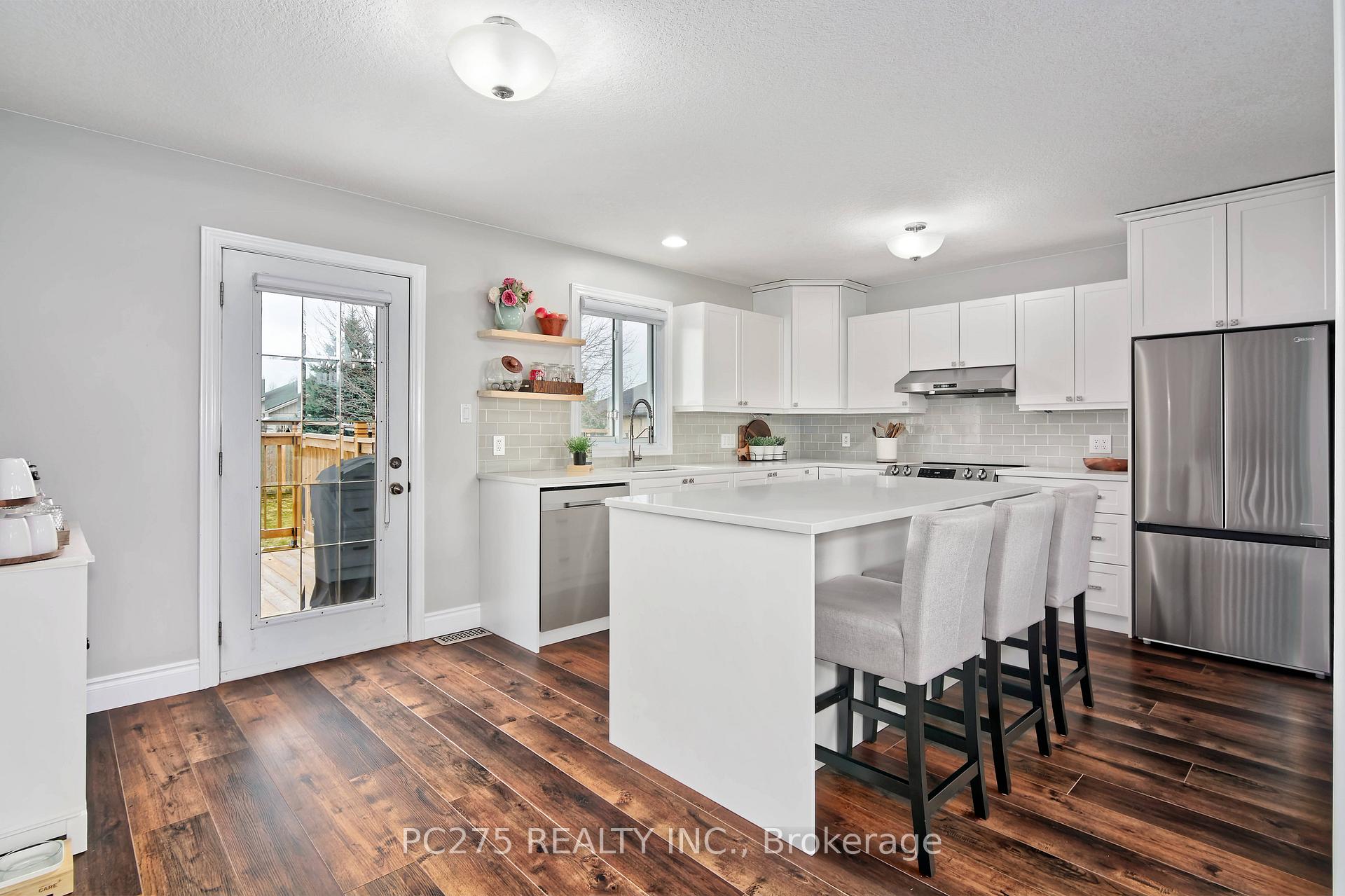 Photo 8 of 14 Redtail Court, St. Thomas — HOMEH