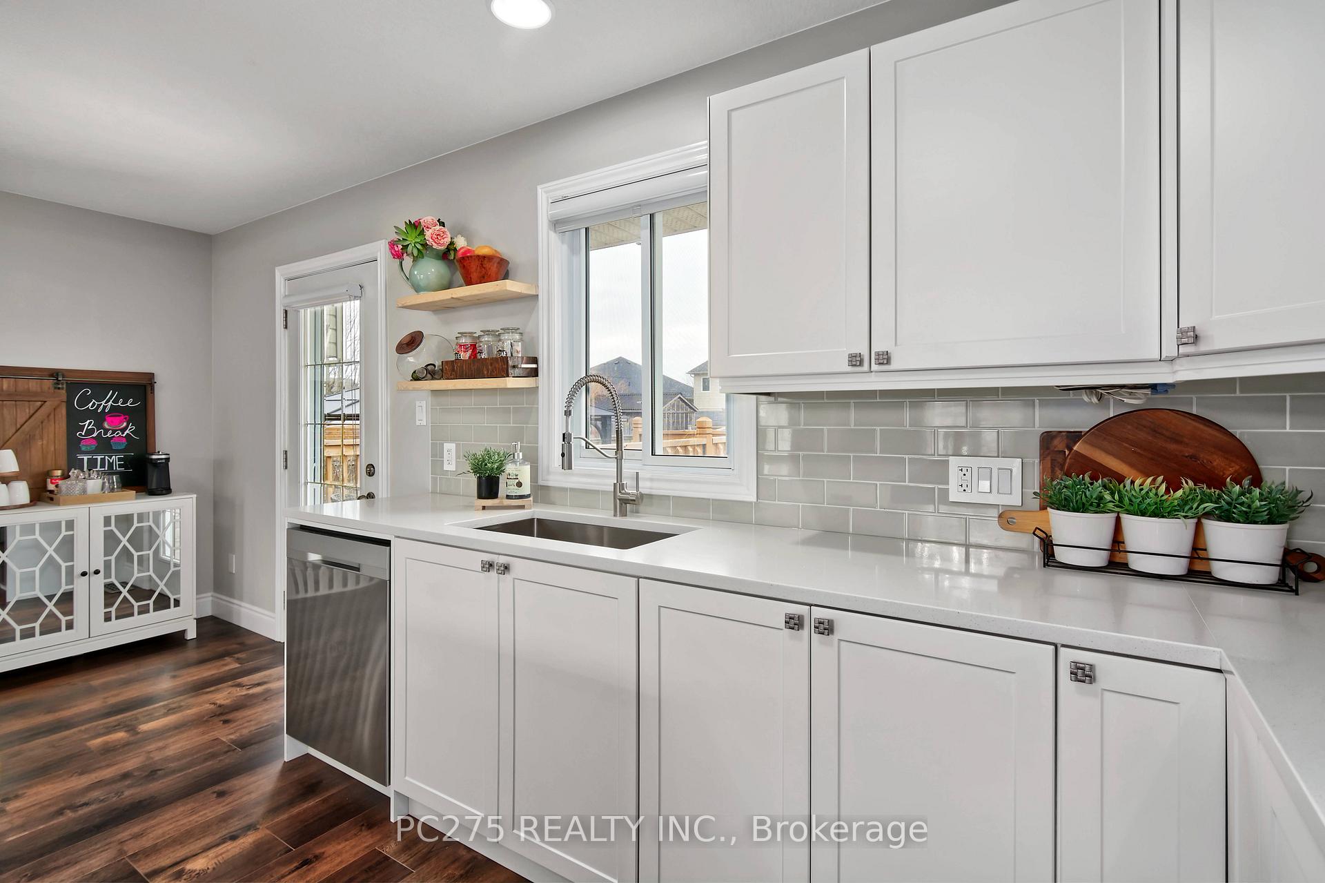 Photo 10 of 14 Redtail Court, St. Thomas — HOMEH