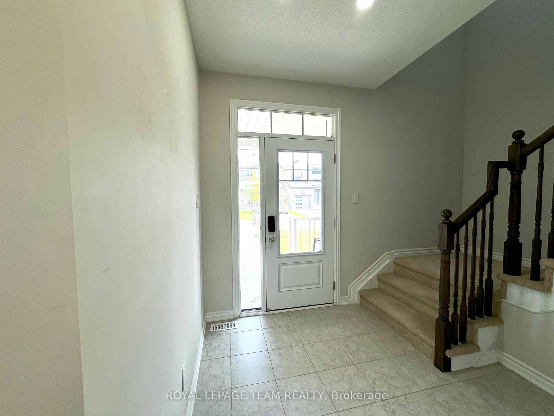 Photo 4 of 122 Unity Place, Ottawa, Stittsville (North) — HOMEH