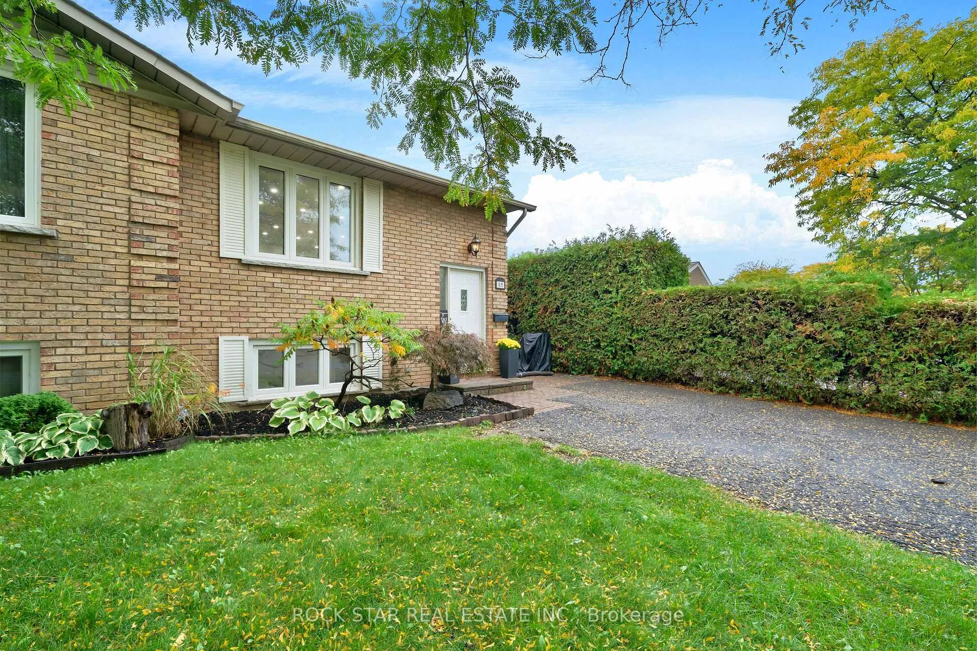 Photo 15 of 15 Heritage Court, St. Catharines, Grapeview — HOMEH
