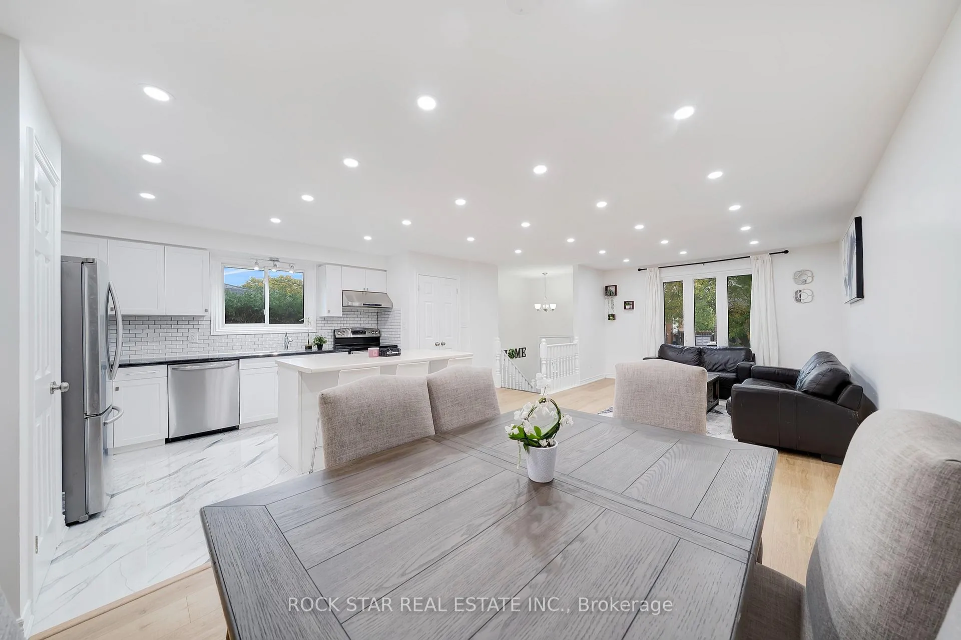 Photo 65 of 15 Heritage Court, St. Catharines, Grapeview — HOMEH
