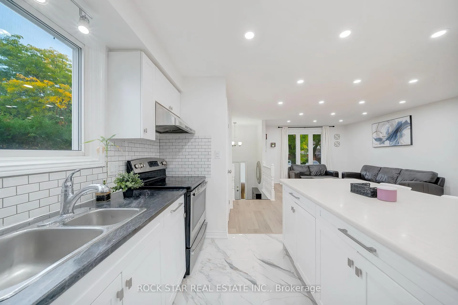 Photo 91 of 15 Heritage Court, St. Catharines, Grapeview — HOMEH