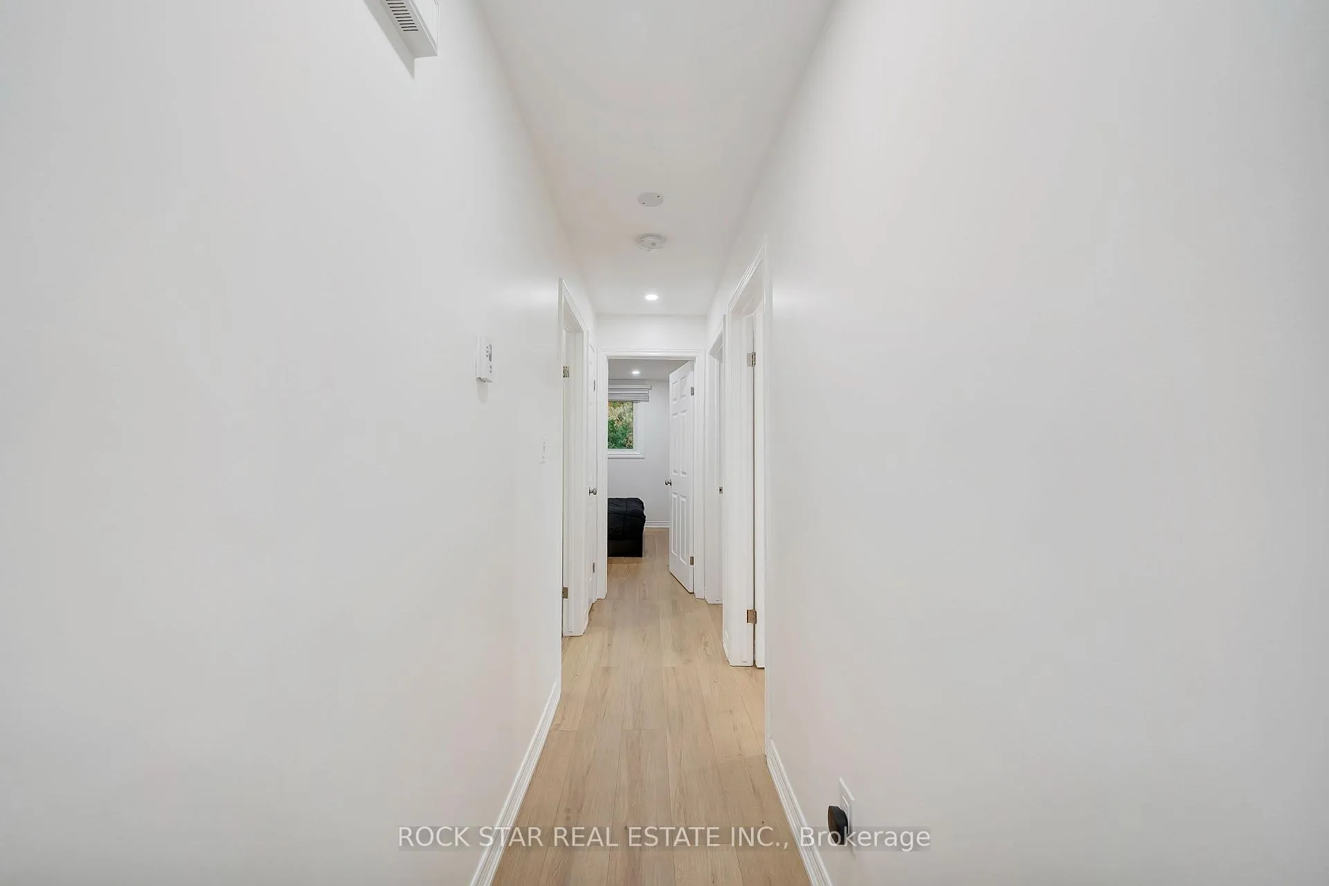 Photo 106 of 15 Heritage Court, St. Catharines, Grapeview — HOMEH