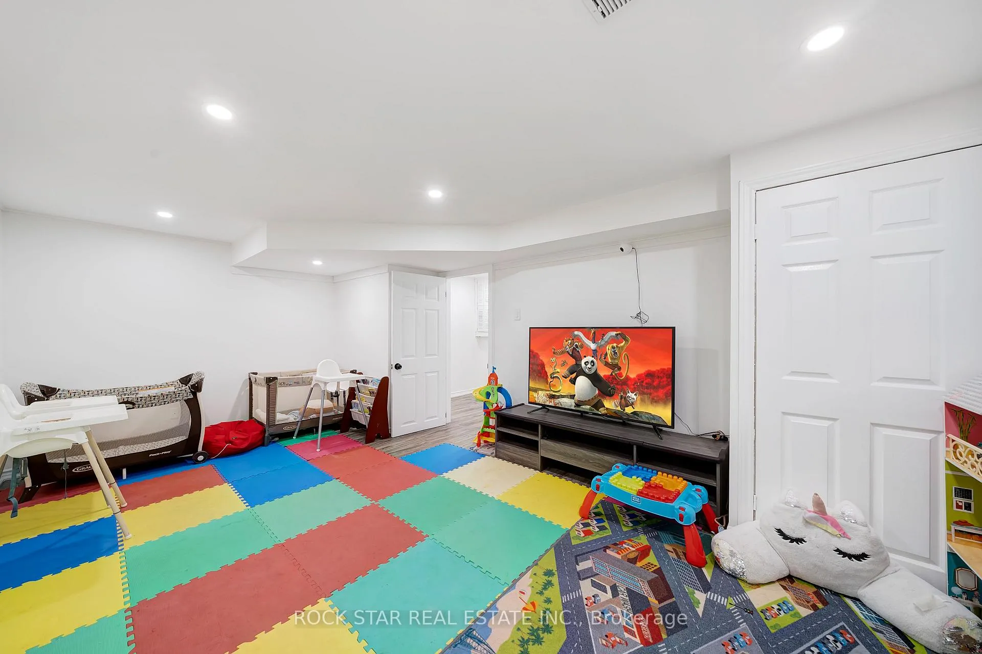 Photo 159 of 15 Heritage Court, St. Catharines, Grapeview — HOMEH