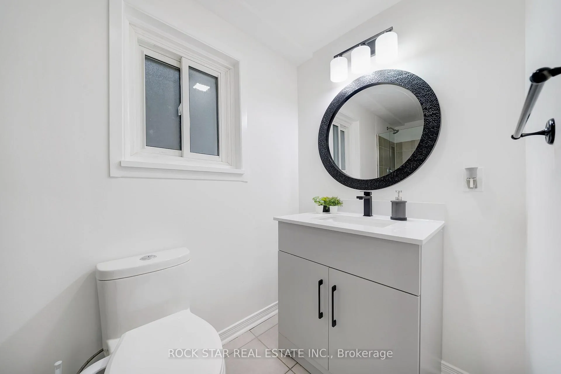 Photo 174 of 15 Heritage Court, St. Catharines, Grapeview — HOMEH