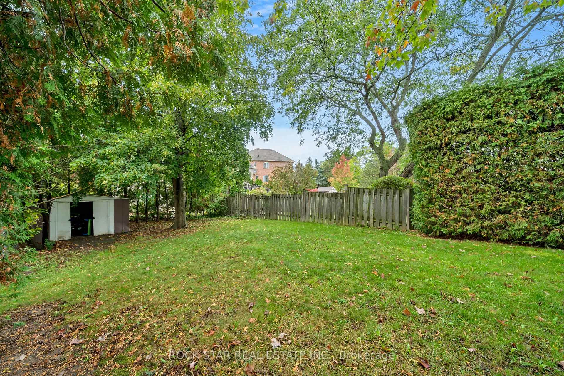 Photo 231 of 15 Heritage Court, St. Catharines, Grapeview — HOMEH