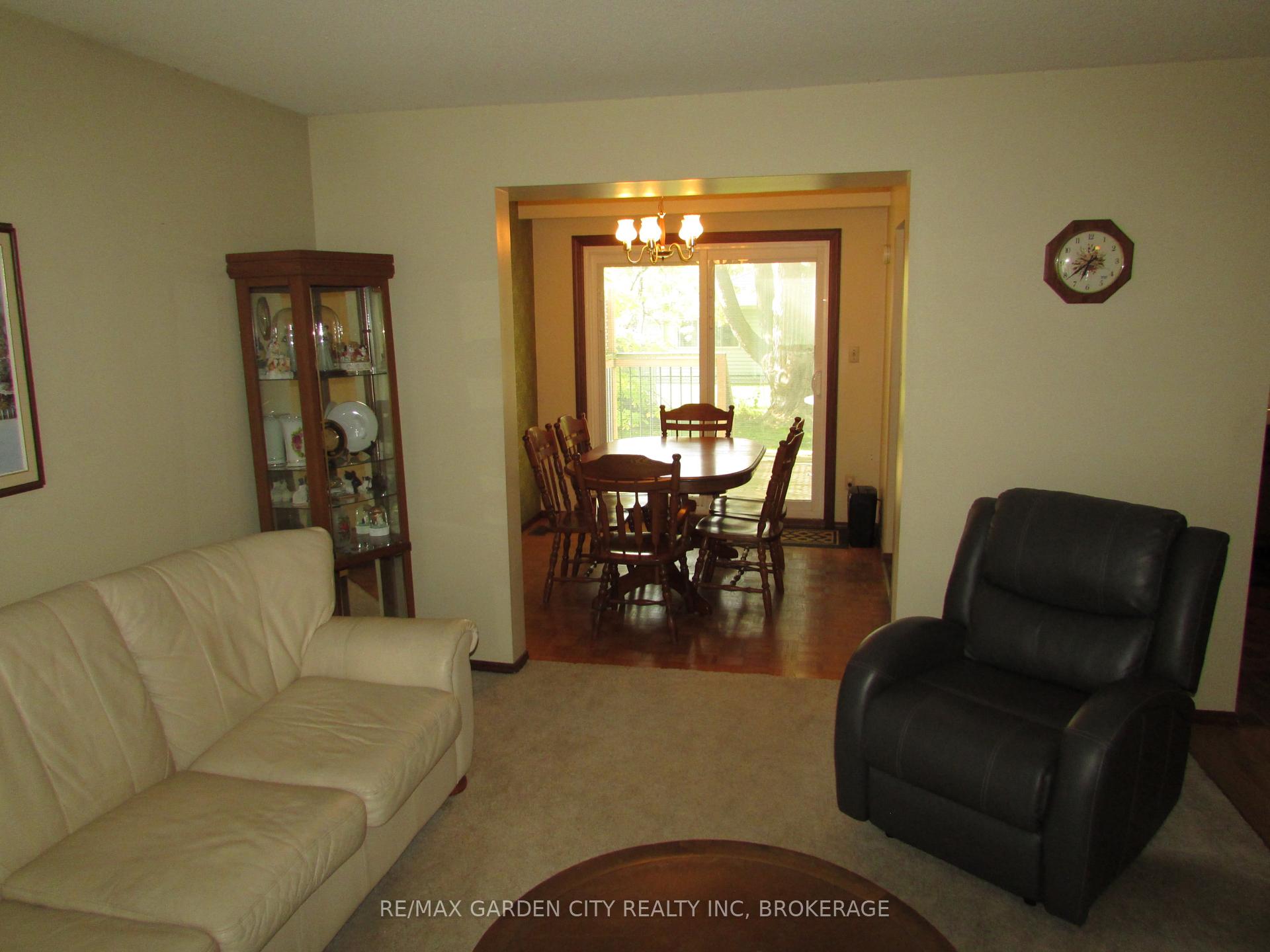 Photo 6 of 32 Greystone Crescent, St. Catharines, Lakeport — HOMEH