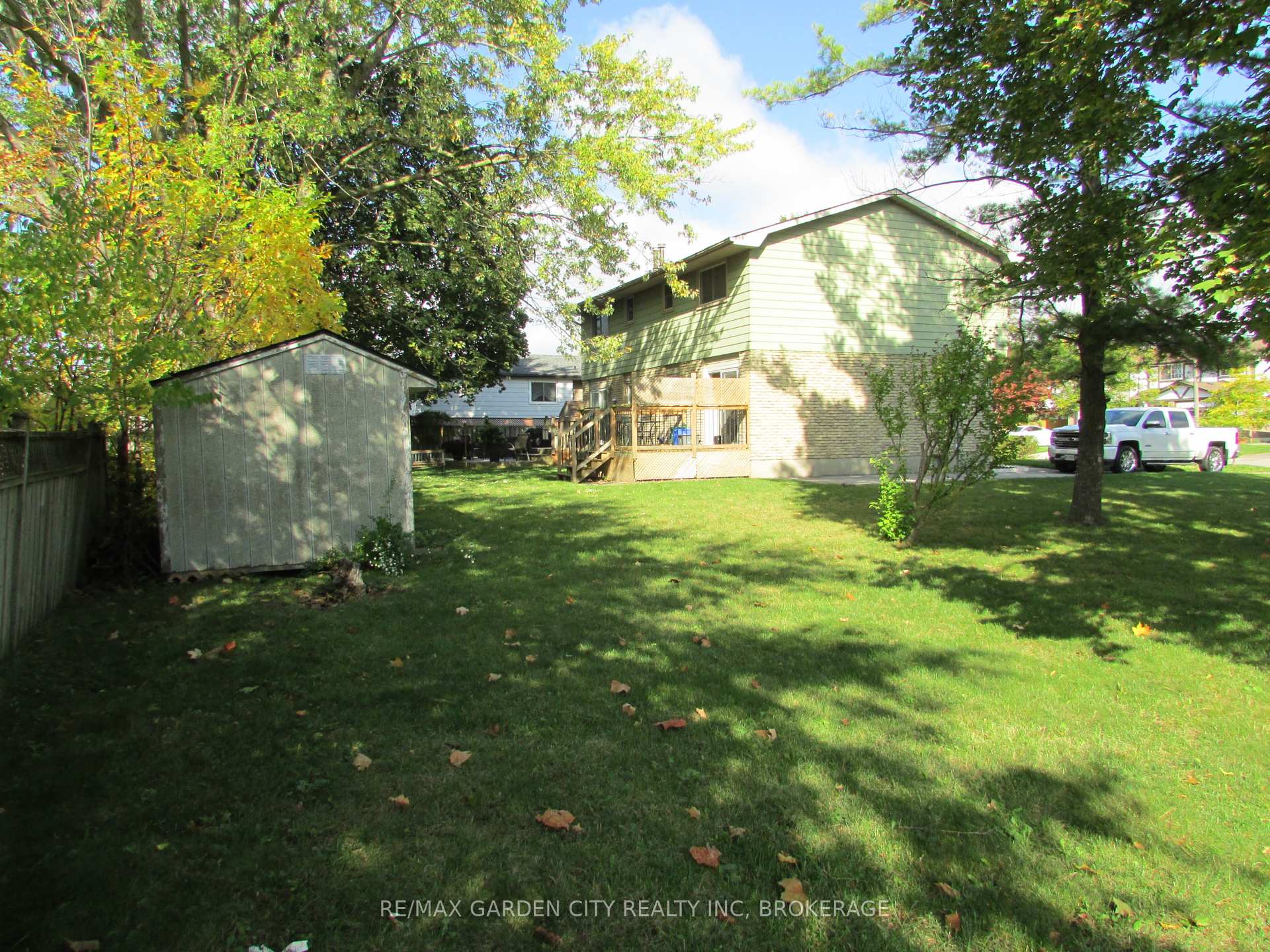 Photo 24 of 32 Greystone Crescent, St. Catharines, Lakeport — HOMEH