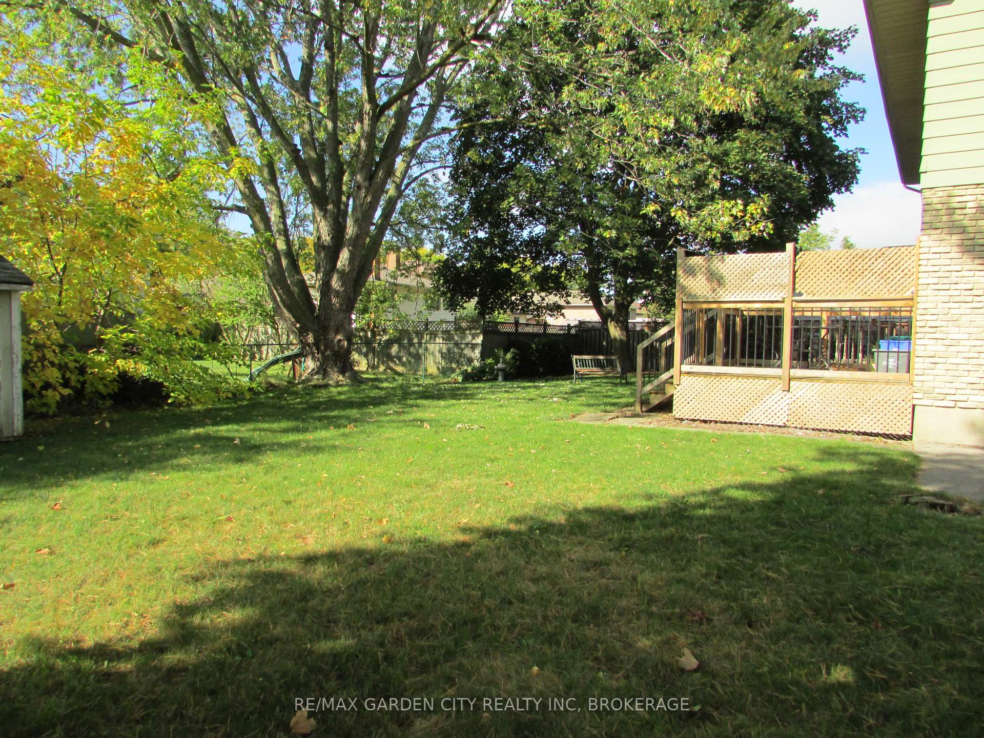 Photo 25 of 32 Greystone Crescent, St. Catharines, Lakeport — HOMEH