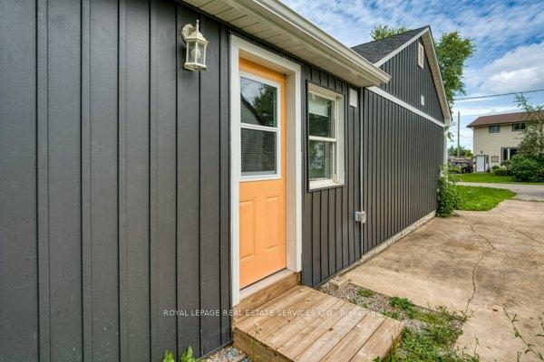 Photo 4 of 17 Kirk Street, St. Catharines, Western Hill — HOMEH