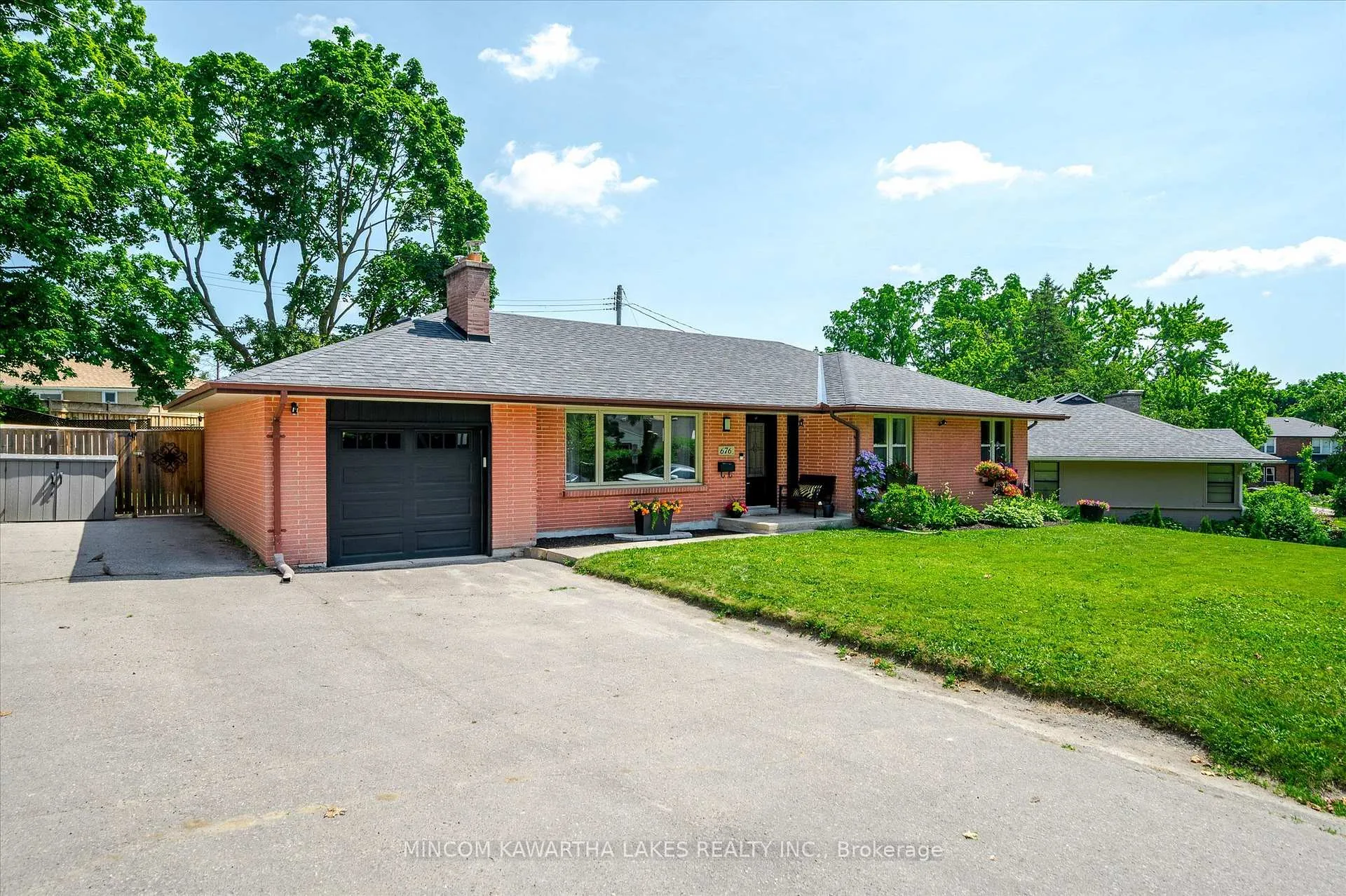 Photo 1 of 676 Victory Crescent, Peterborough, Town Ward 3 — HOMEH