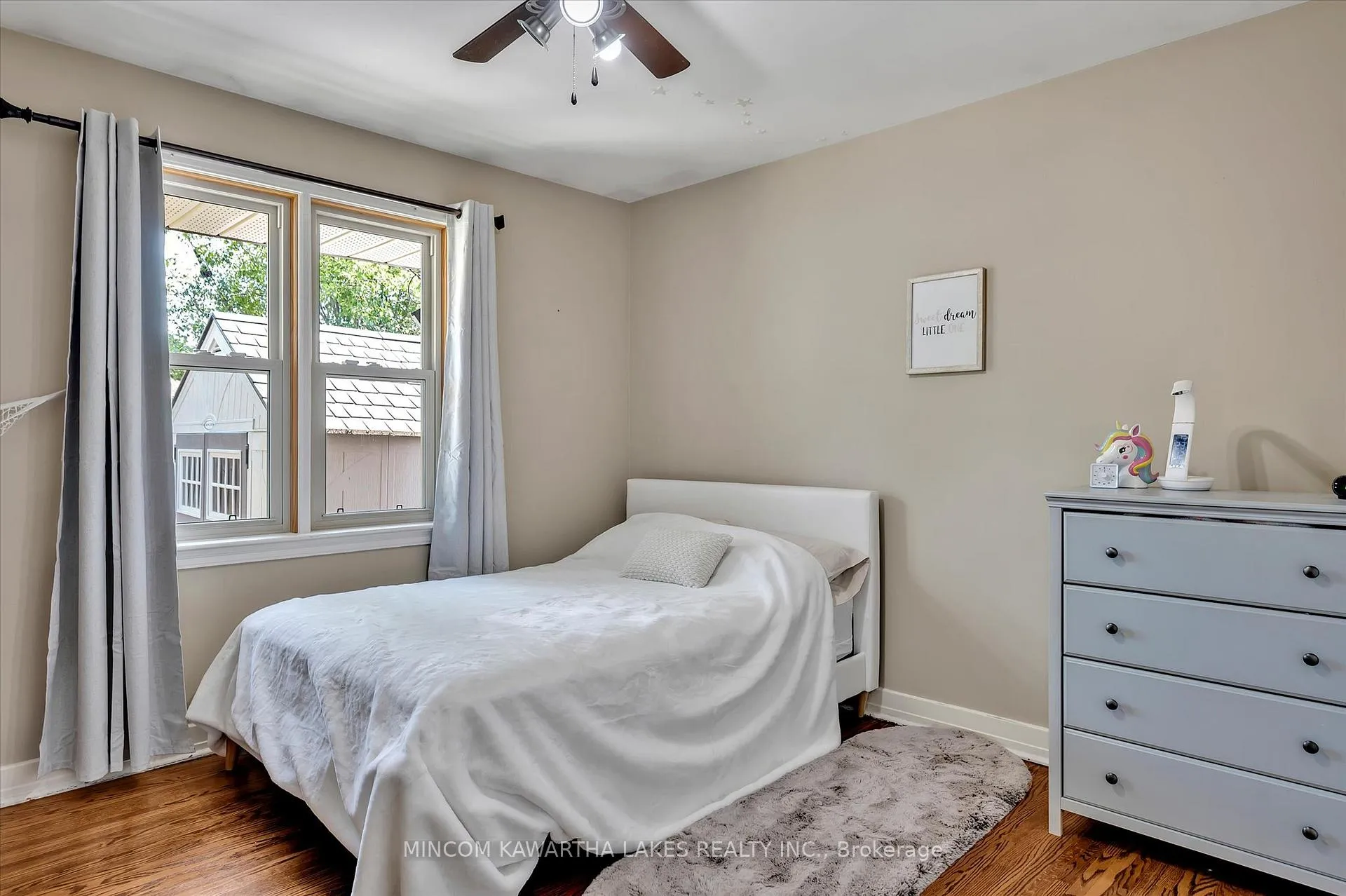 Photo 20 of 676 Victory Crescent, Peterborough, Town Ward 3 — HOMEH